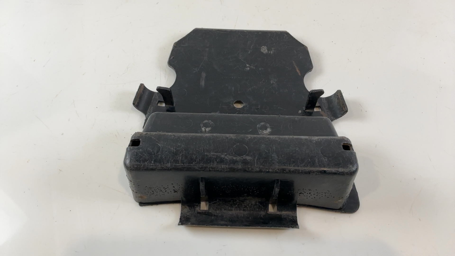 Suzuki GS850 GS850G 850 CC Tool Tray Battery Cover 1979-1981 OEM 63121-45000 - Image 5