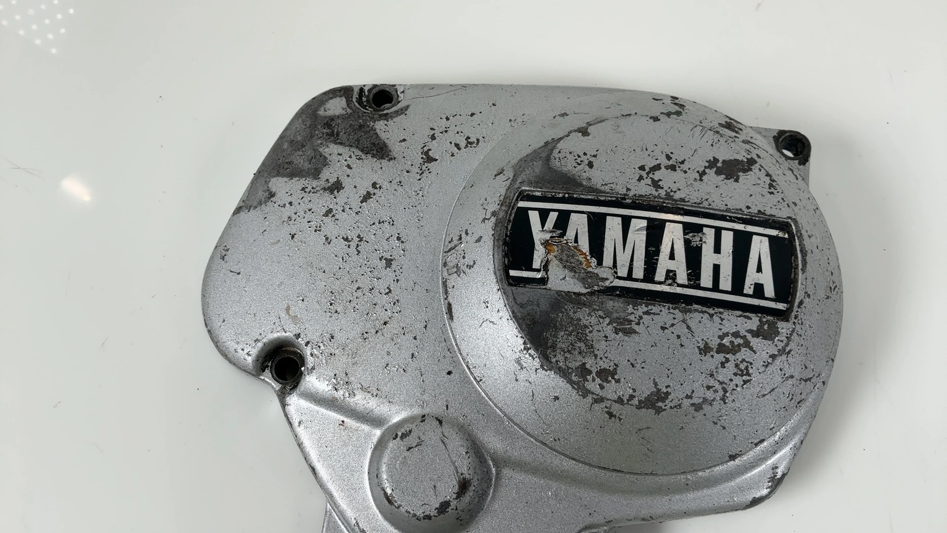 Yamaha YB100 DX100 100cc Carburetor Crankcase Cover 1977-1987 OEM 2N3-15413-01 - Image 3