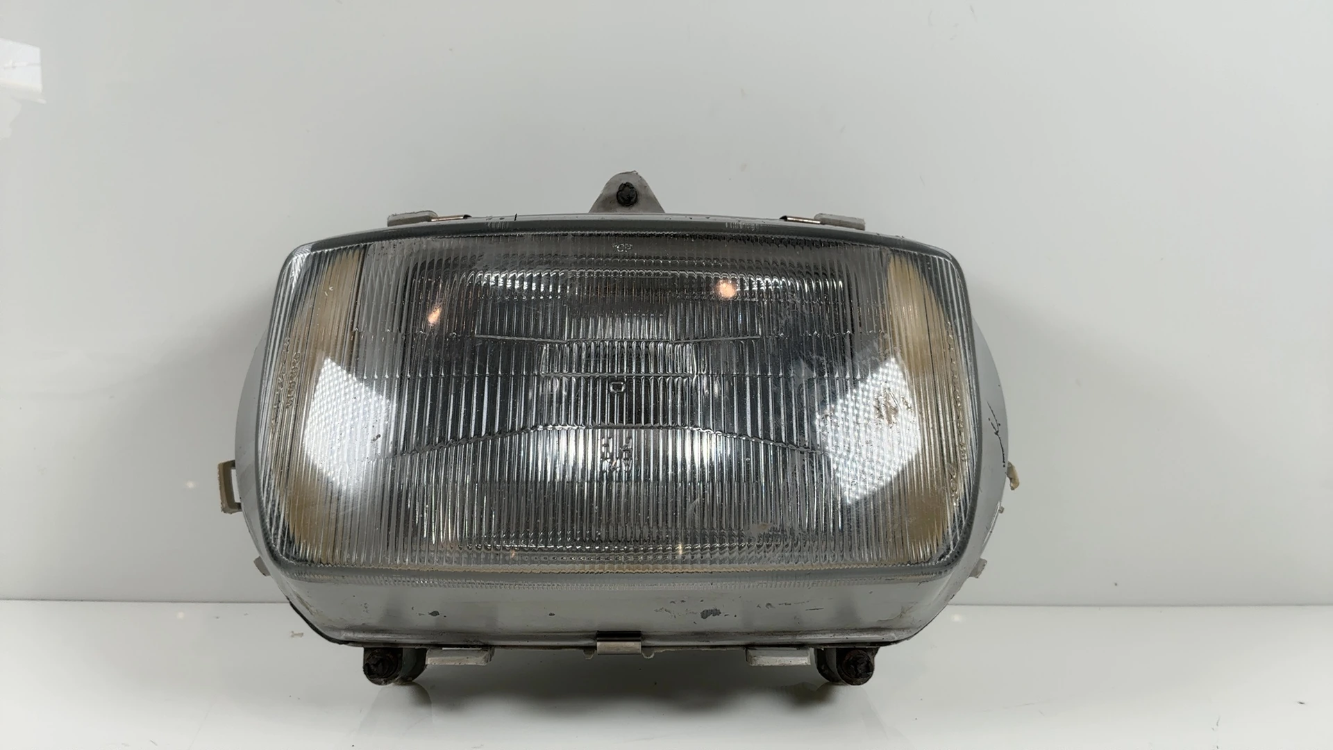 Honda CBR600F PC19 600 Headlight Assembly 1987-1990 OEM 33100-MN4-671 - Image 2