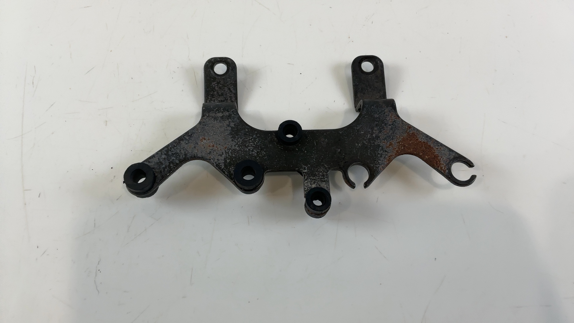 Suzuki GS125 GS125X 125cc Speedo Meter Bracket 1982-1991 OEM 34950-05371 - Image 1