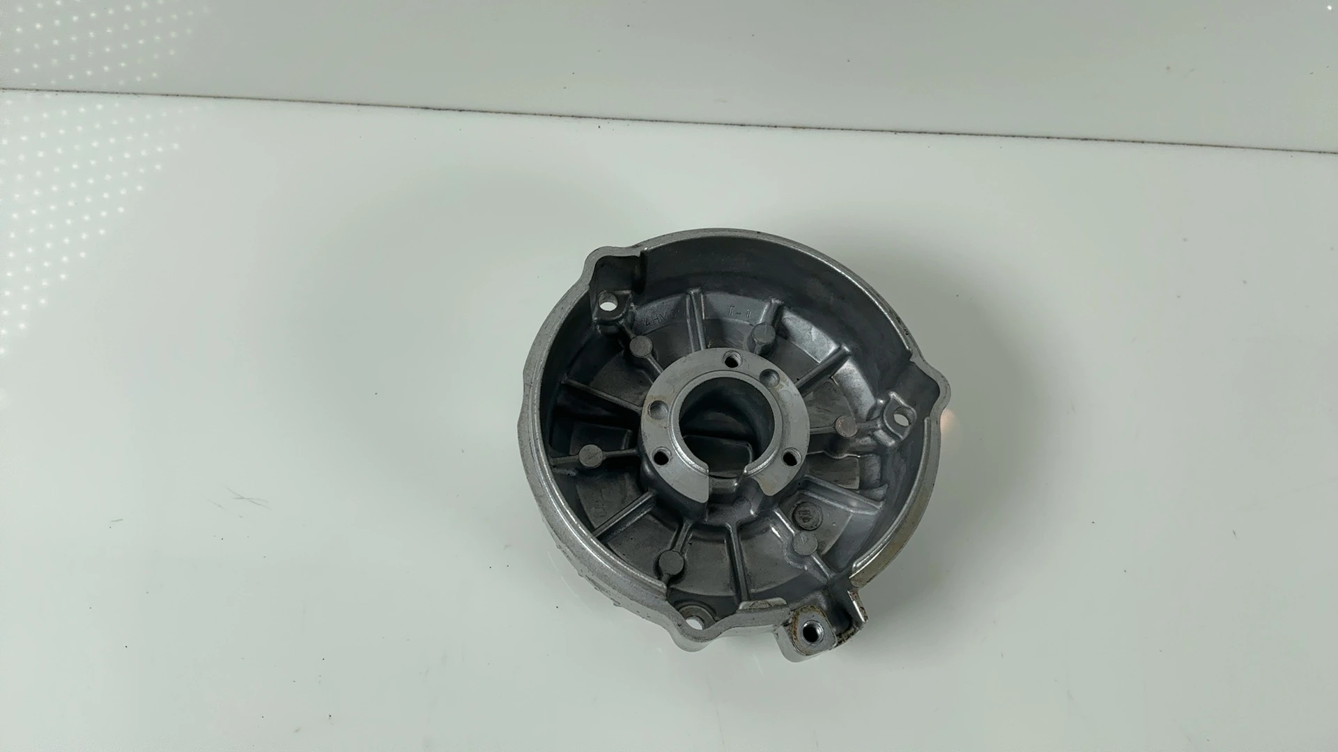 Yamaha Diversion XJ600 600cc Alternator Cover 1998-2004 OEM 4BR-15415-00-00 - Image 4