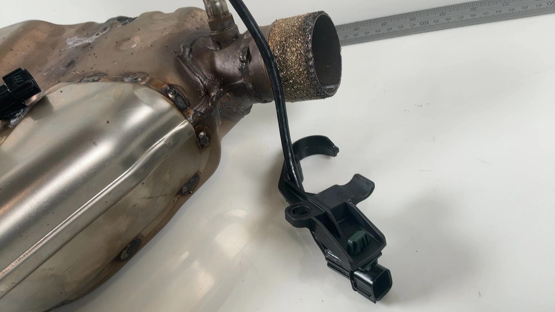 Aprilia RSV4 ZD41109 1100 Exhaust Catalyst 2025-2026 OEM 2B012375 - Image 4