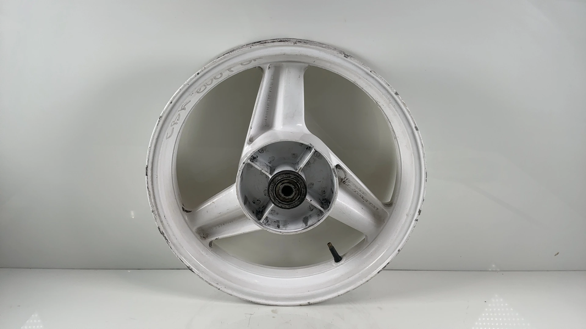 Honda CBR600F PC19 600cc Rear Wheel Rim 1987-1990 OEM 42650-MN4-305ZD - Image 2