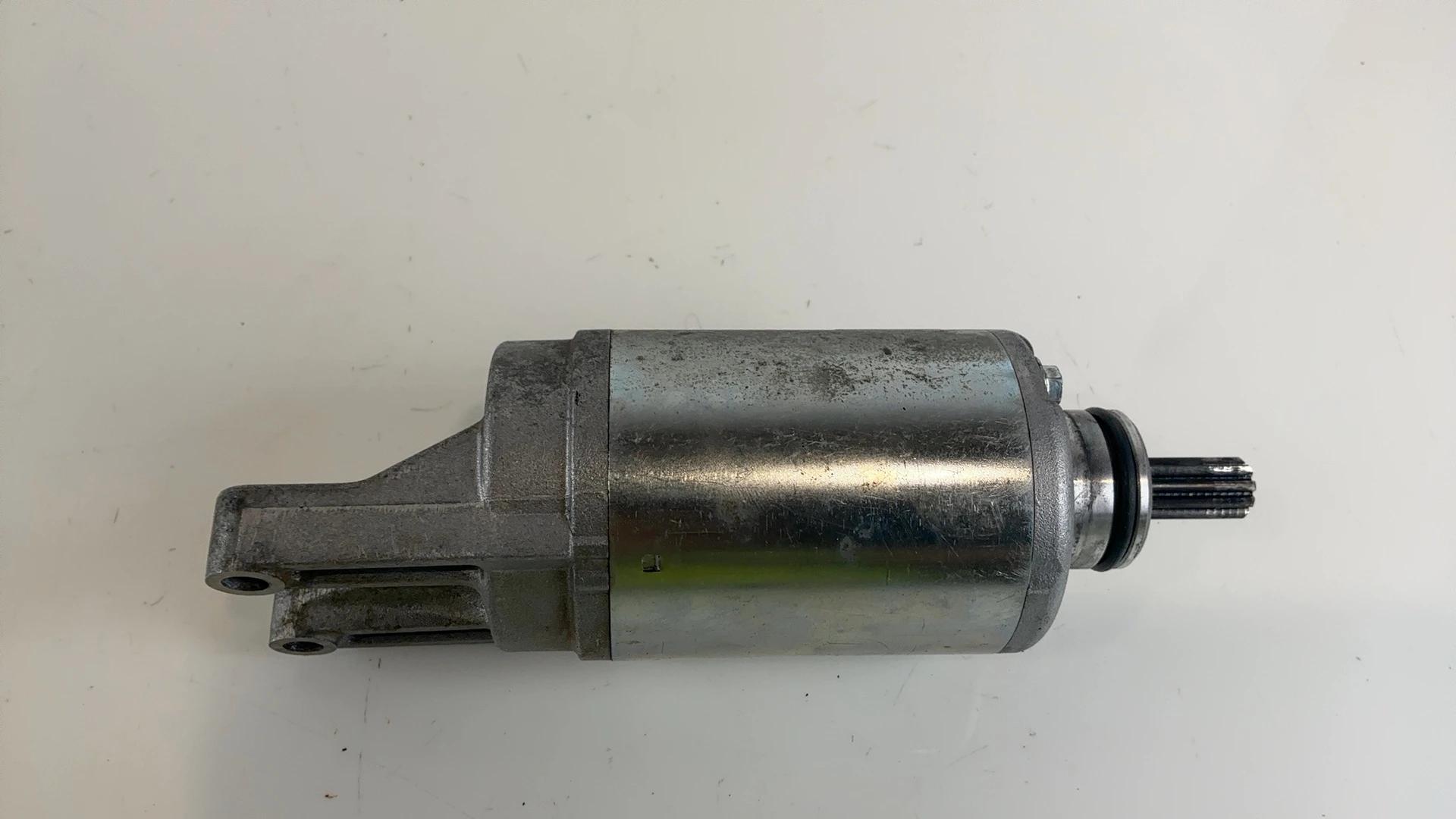 Suzuki Bandit GSF600 GSF600S 600 CC Starter Motor 1996-1999 OEM 31100-08F00 - Image 1