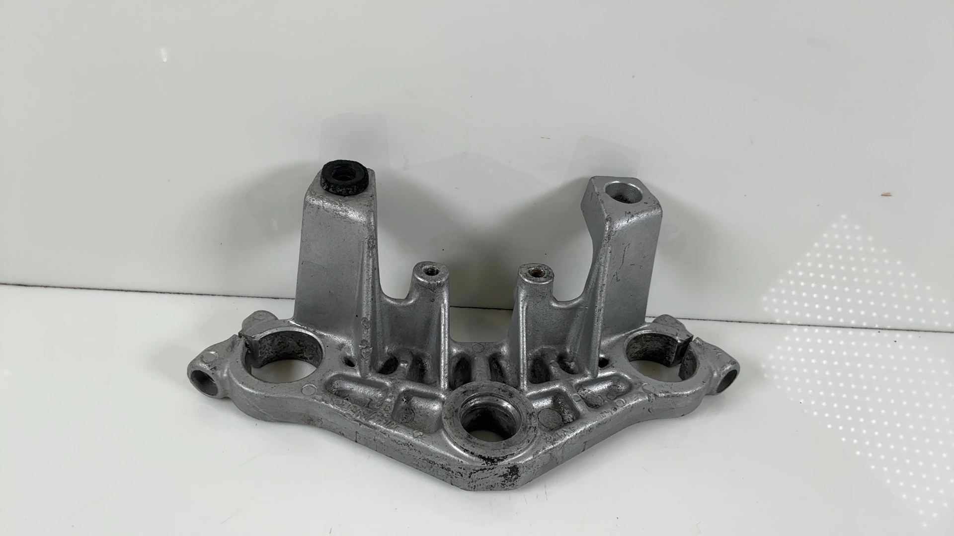 Yamaha RD125 YPVS RZ125 SRX250 125 250 Upper Fork Bridge Yoke 1985-87 51Y-23435 - Image 2
