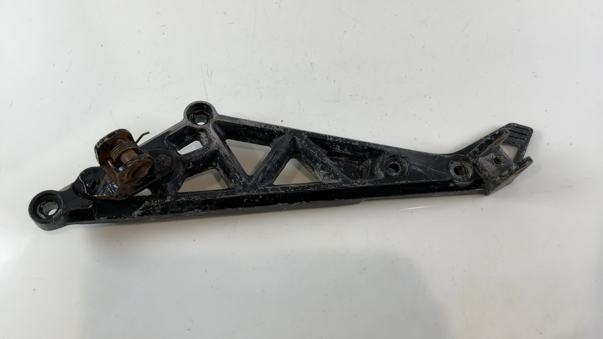 Kawasaki GPz750 ZX750A 750 CC Left Passenger Footrest Bracket 1983-85 35011-1160 - Image 6