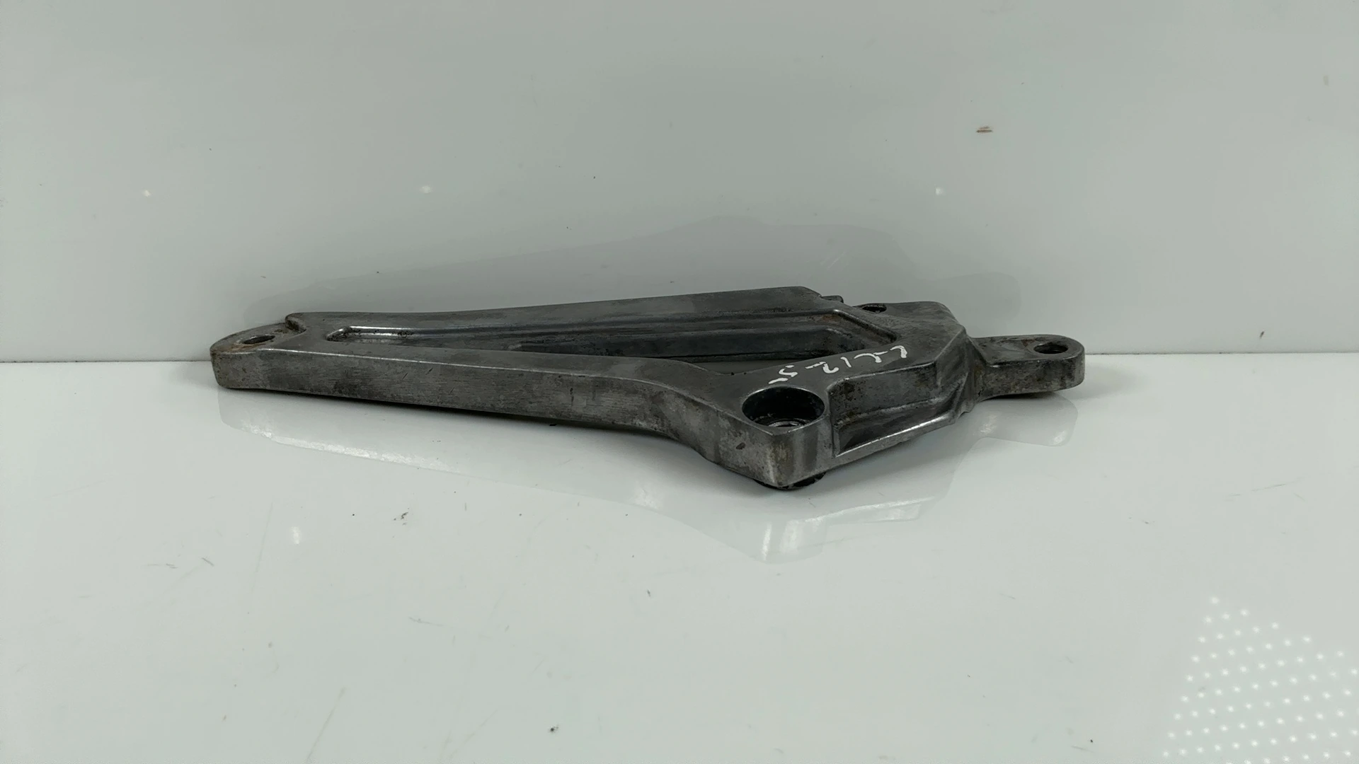 Yamaha RD125LC RD125 LC 125cc Left Side Foot Rest Bracket 1982-1986 10W-27442-01 - Image 8