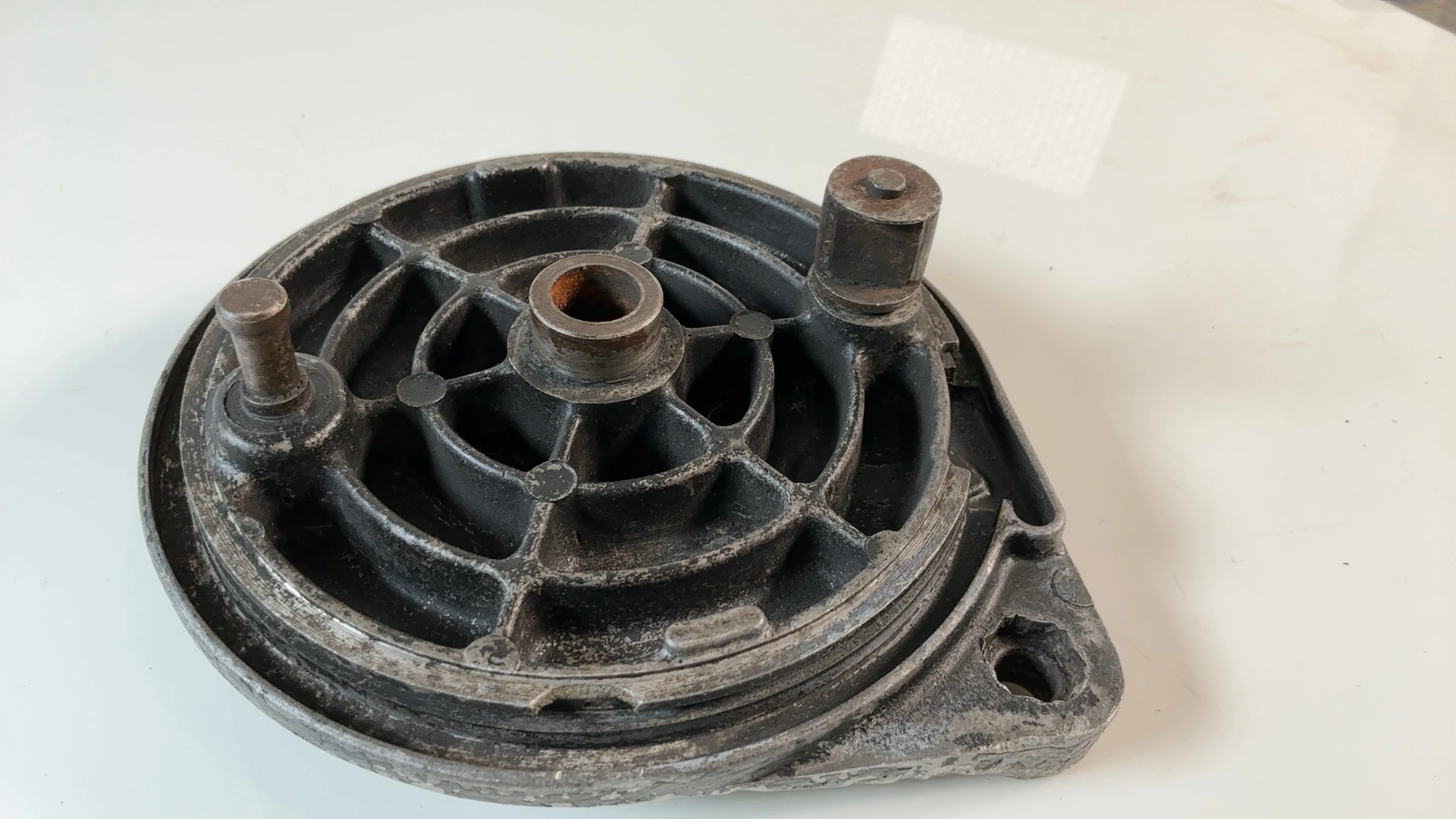 Kawasaki KE125 KE 125 CC Rear Brake Drum Plate Panel 1976-1983 OEM 42006-044-80 - Image 8