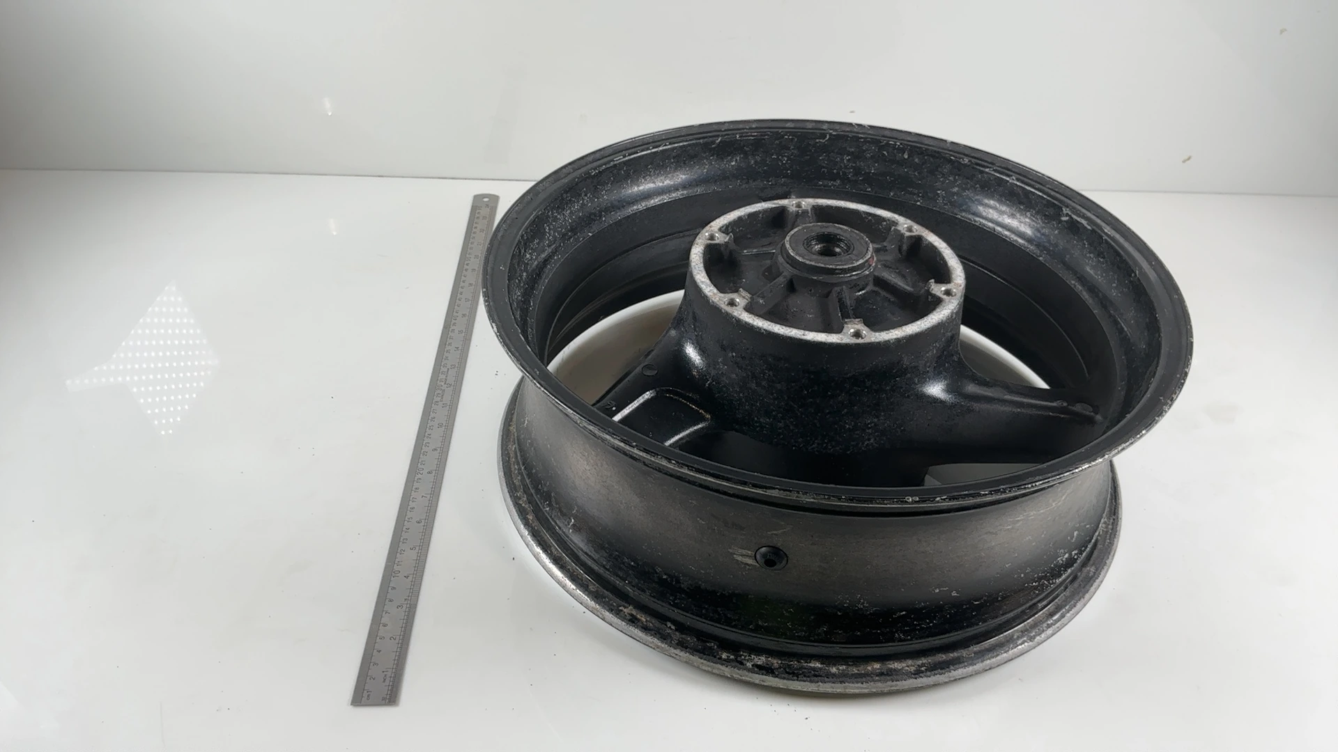 Honda CBR1100XX Blackbird SC35 1100 Rear Wheel Rim 1996-2007 OEM 42650-MAT-010 - Image 4