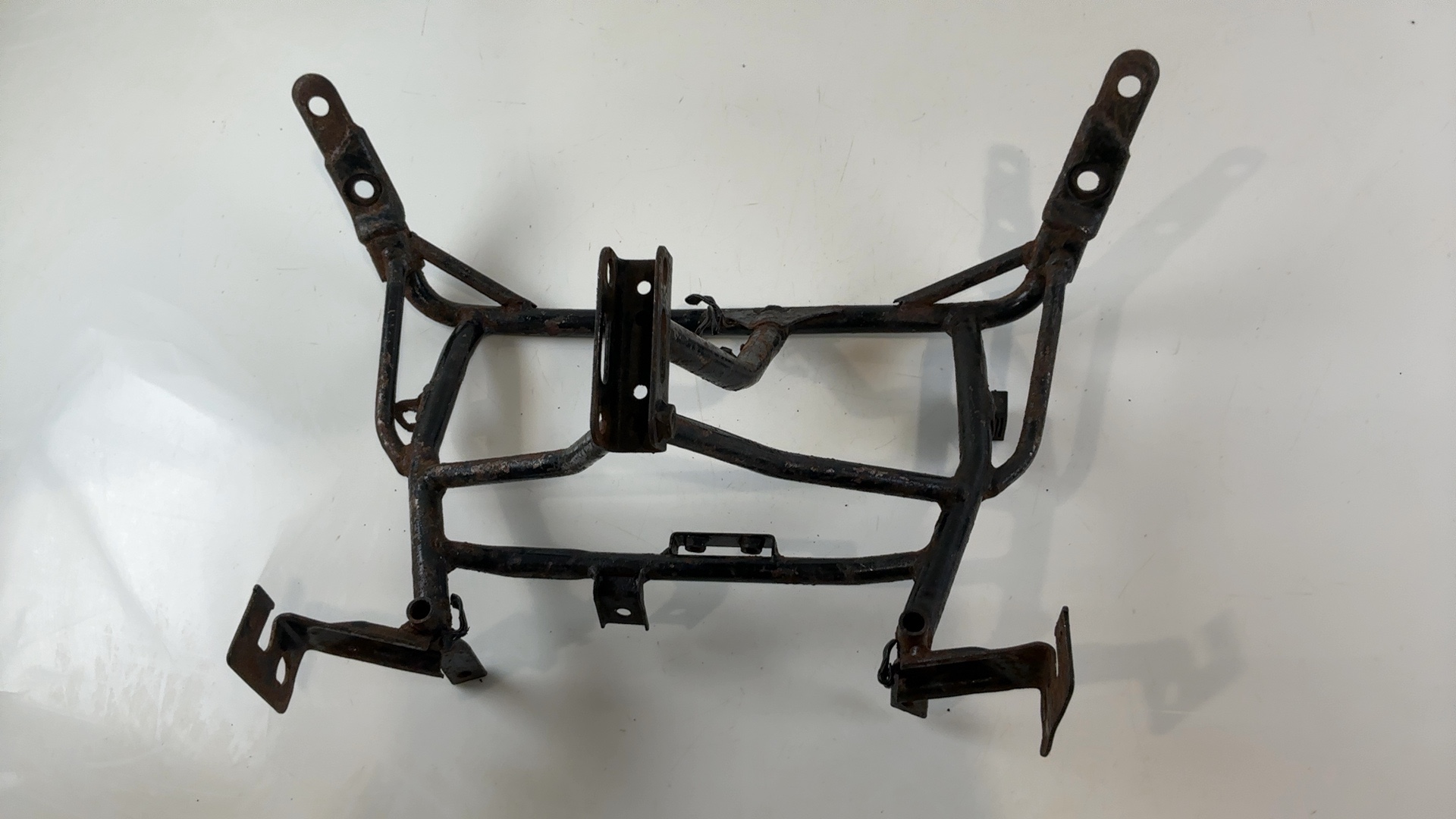 Suzuki GSXR 750 GR75A 750CC Front Fairing Bracket Subframe 1985-90 54110-17C00 - Image 2