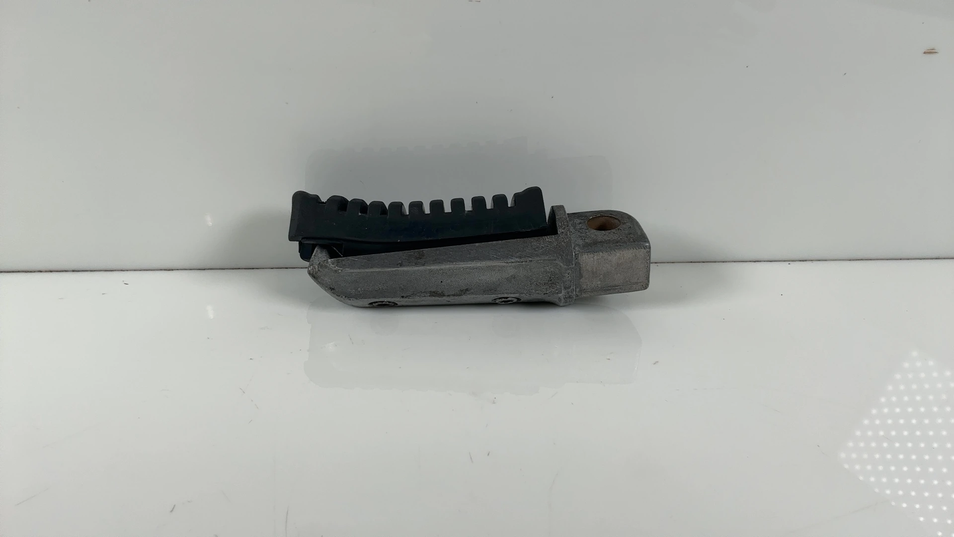 Kawasaki GPZ1000RX ZX1000A 1000CC Right Rear Foot Peg 1986 1987 OEM 34028-1122 - Image 2