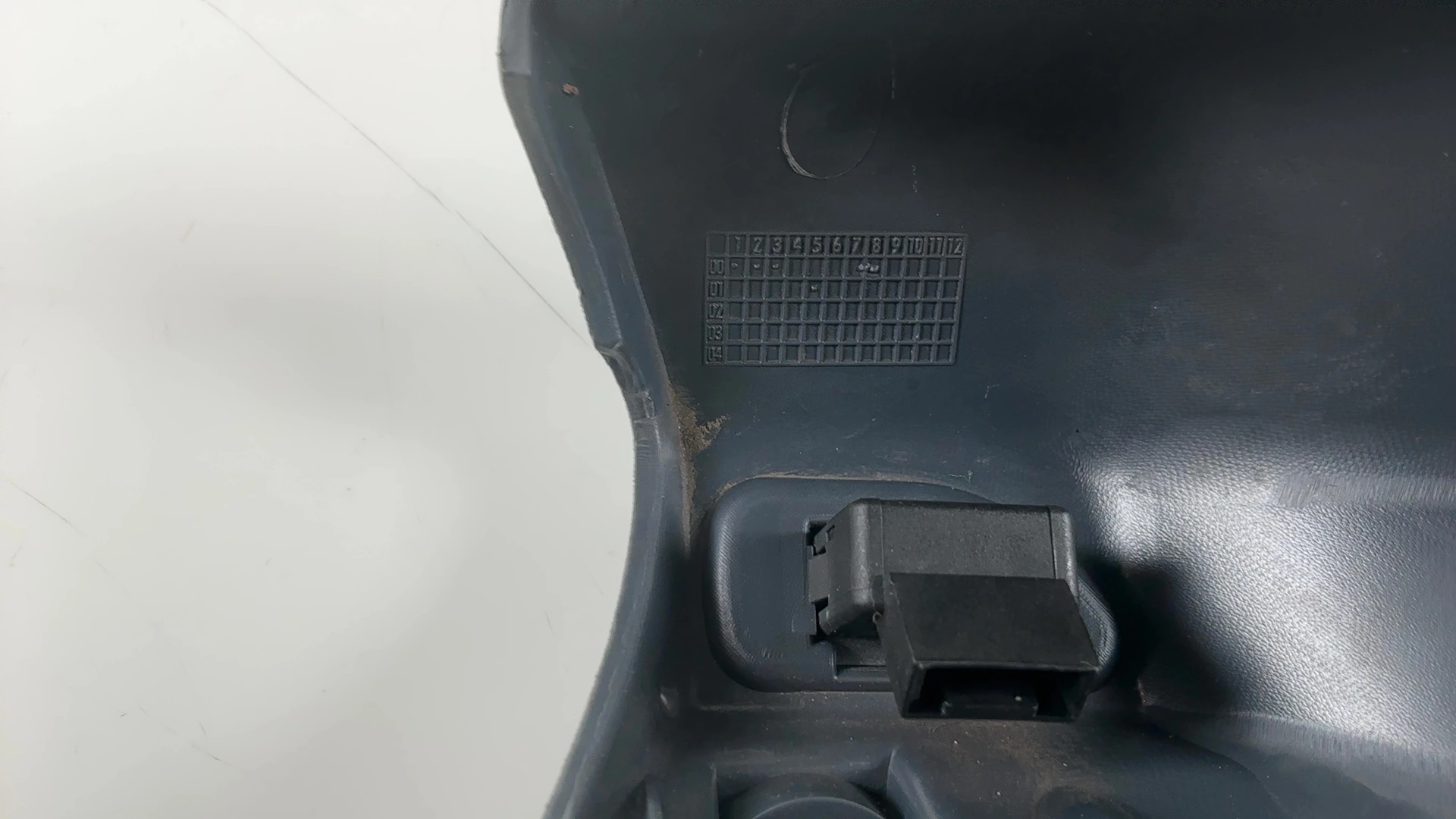 Piaggio Zip 100 4T 100cc Rear Handlebar Cover 2006-2008 OEM 581323 - Image 8