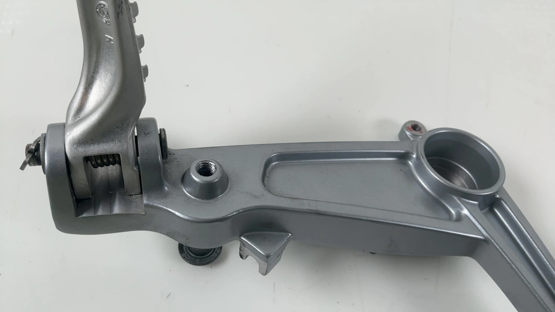 Aprilia RS 660 Tuono Front Right Foot Rest Hanger Bracket 660cc 2021-26 2B005203 - Image 8