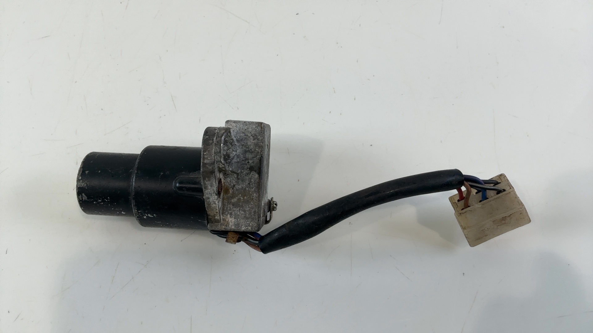 Yamaha RD125LC 10W 125 CC Ignition Switch 1982-1984 OEM 4L0-82508-30 - Image 2
