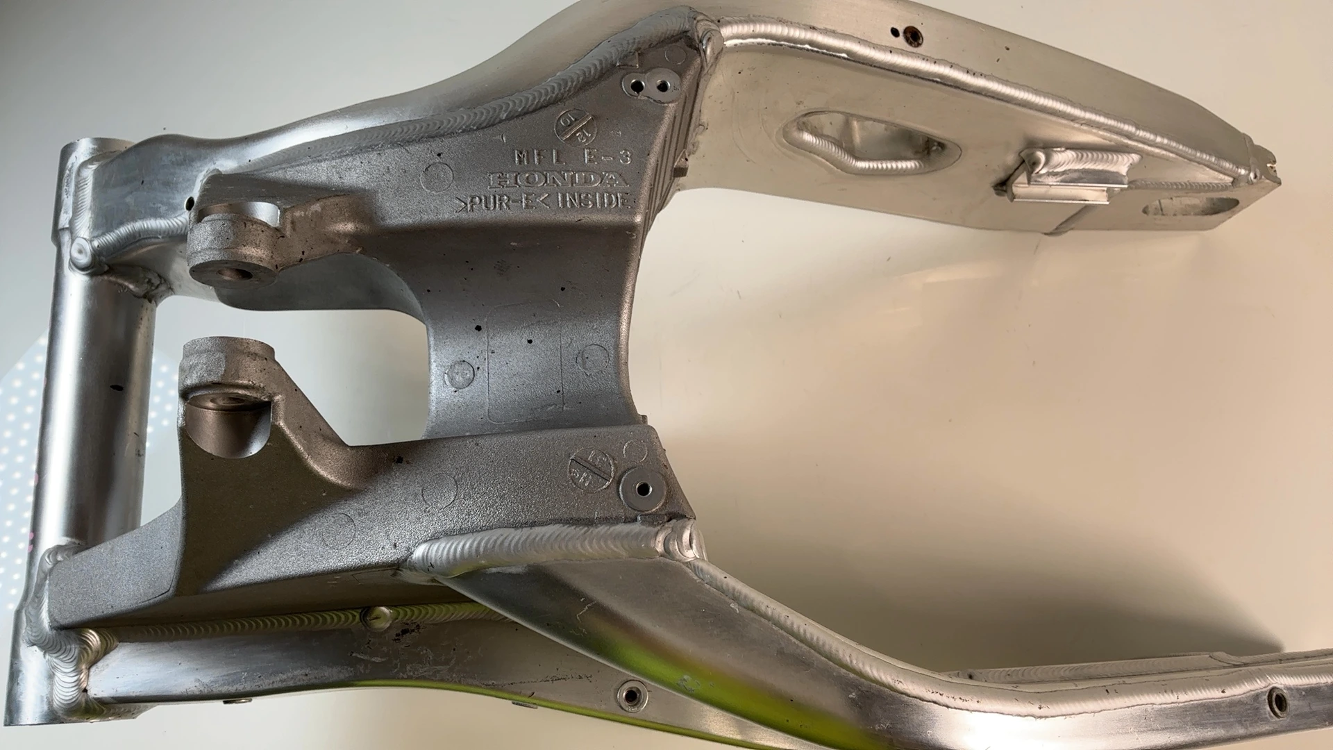 Honda CBR1000RR SC59 1000cc Swingarm 2008-2011 OEM 52200-MFL-000 MFL E-3