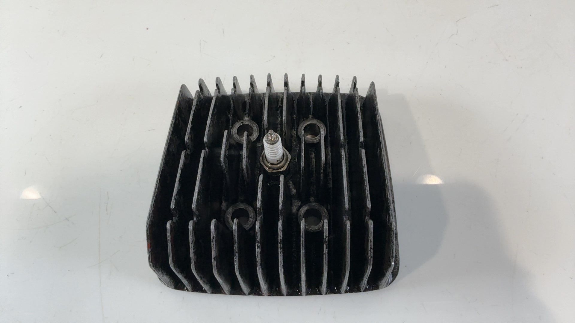 Yamaha RX100 1V1 100cc Cylinder Head 1985-1996 OEM 1V1-11111-00 - Image 1