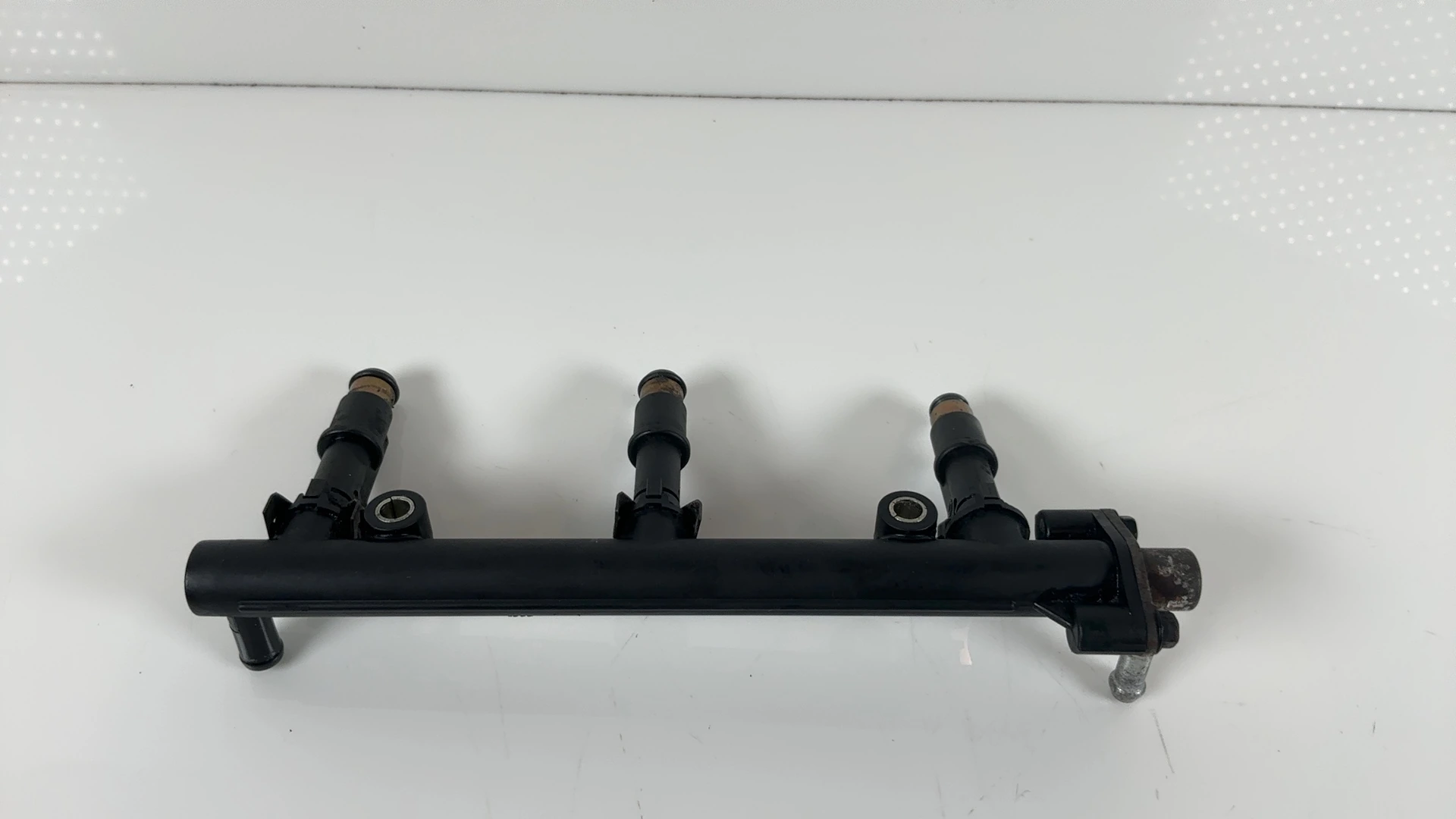 Triumph Sprint ST 955 955i Fuel Rail Injectors 2002 2003 2004 OEM T1240810 - Image 5