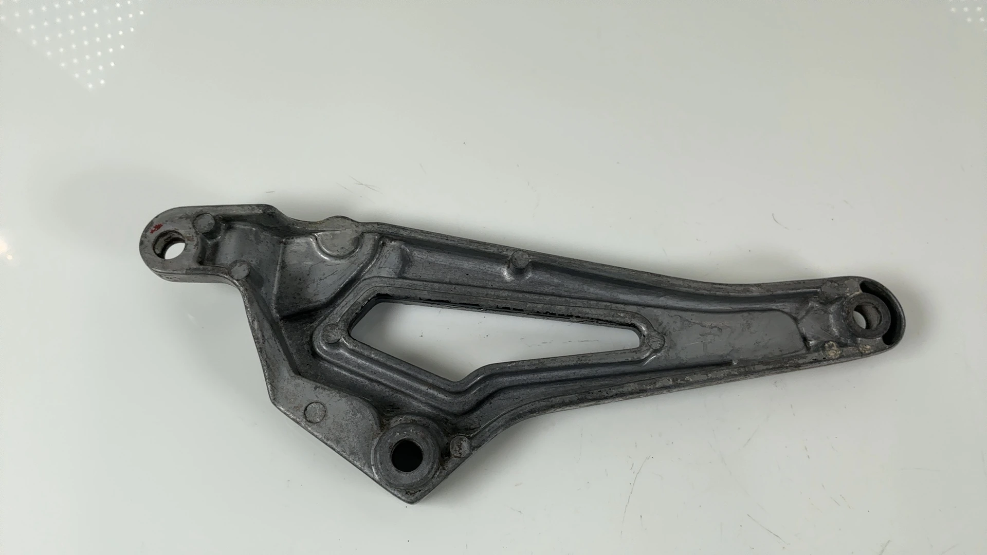 Yamaha RD125LC 10W 125 Rear Left Footrest Bracket 1982-1984 OEM 10W-27442-01 - Image 4