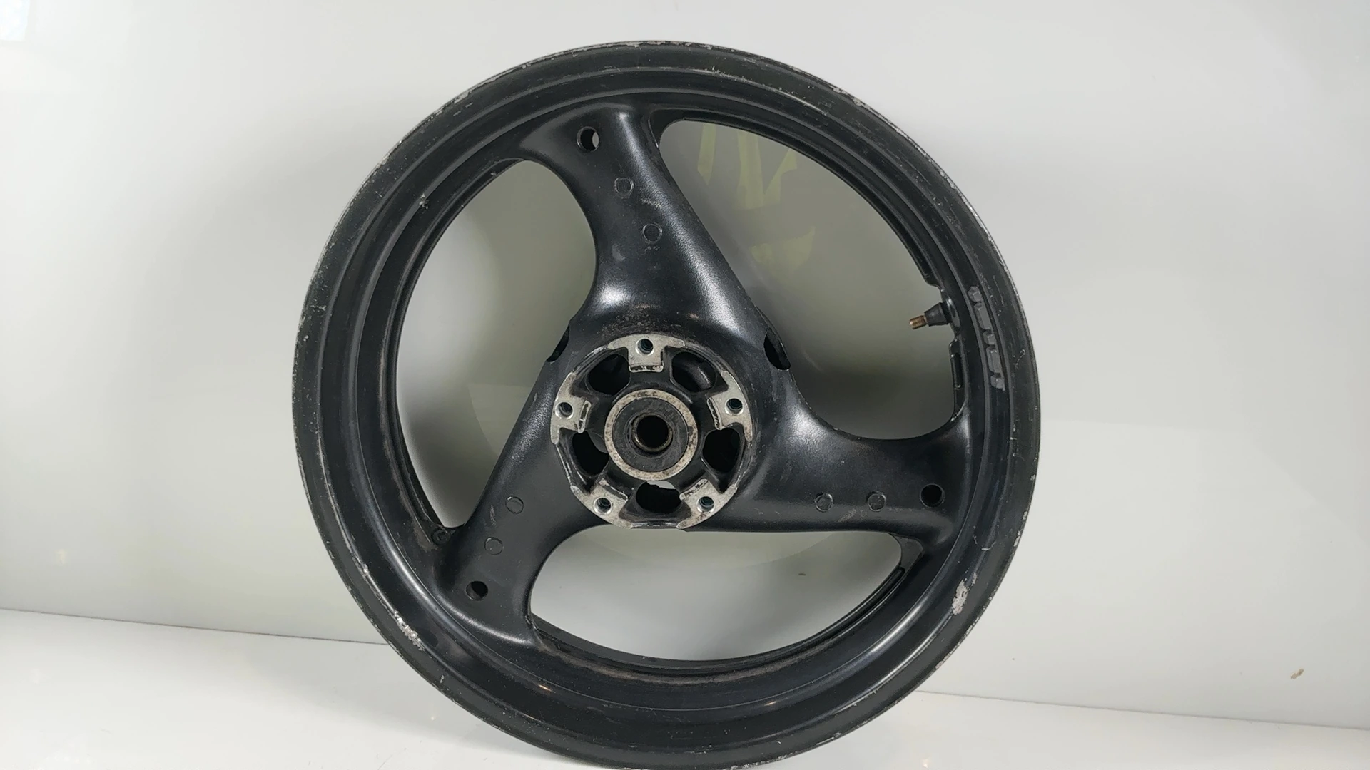 Suzuki Bandit GSF600 GN77B 600cc Rear Wheel Rim 1995-1999 OEM 64111-21E01-35W