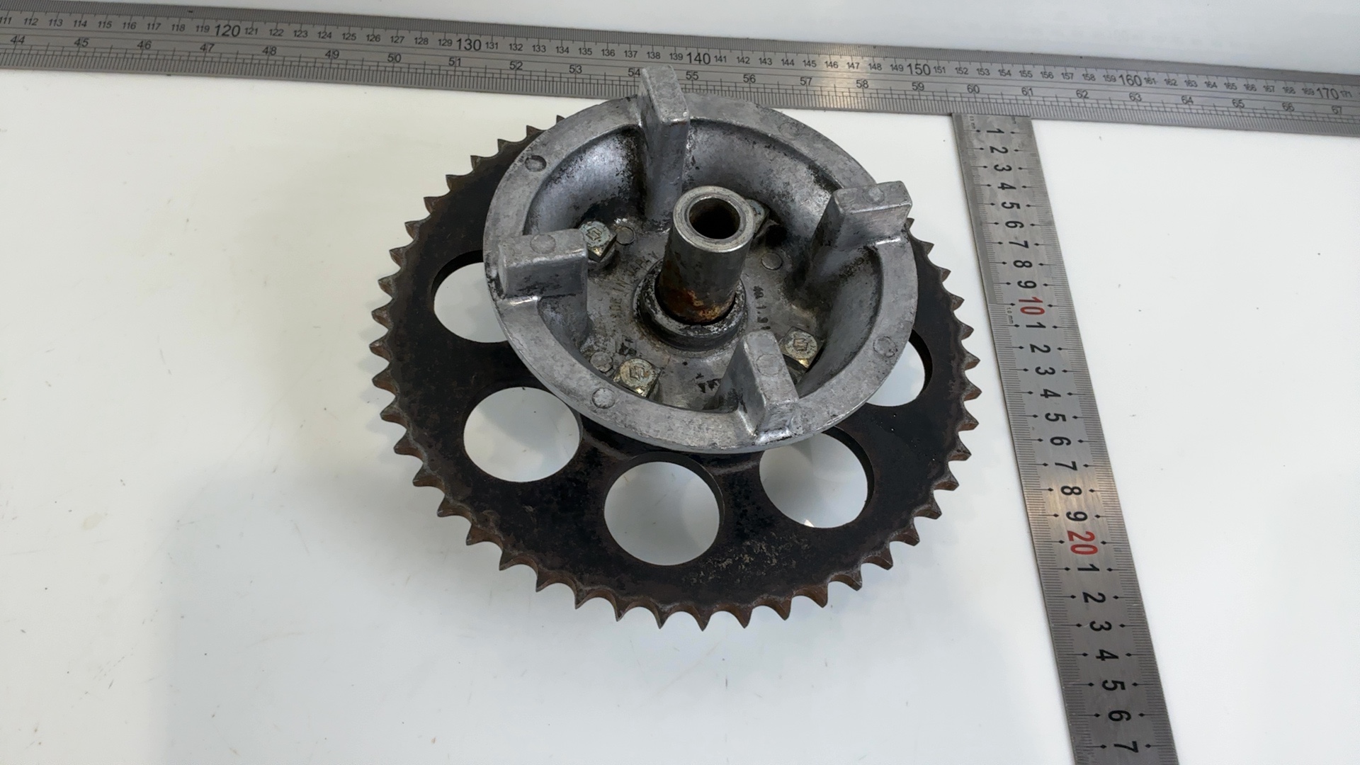 Suzuki RV125 RV125 125cc Rear Sprocket Carrier Hub 1973-1977 OEM 64611-07000 - Image 4