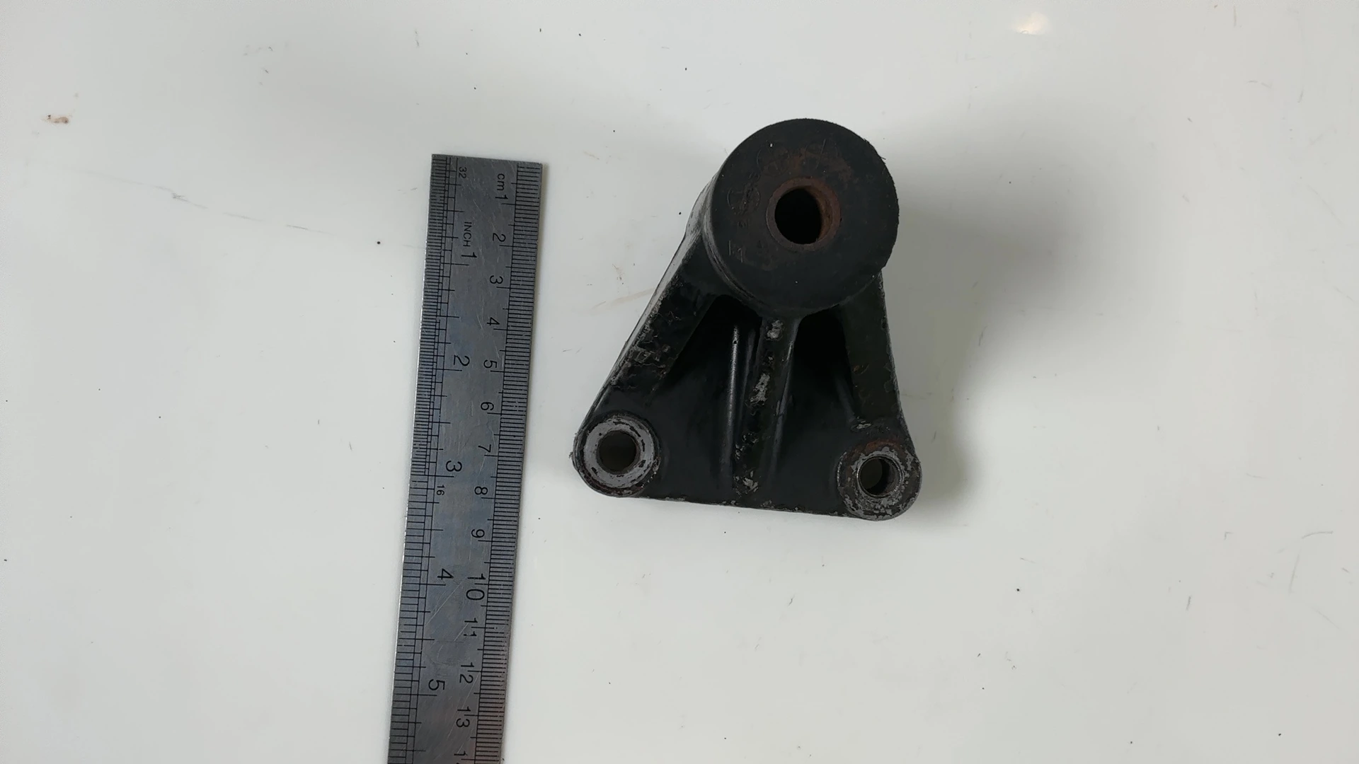 Kawasaki GT550 GT 550 Front Right Engine Mount Bracket 1983-1994 OEM 32029-1193 - Image 4