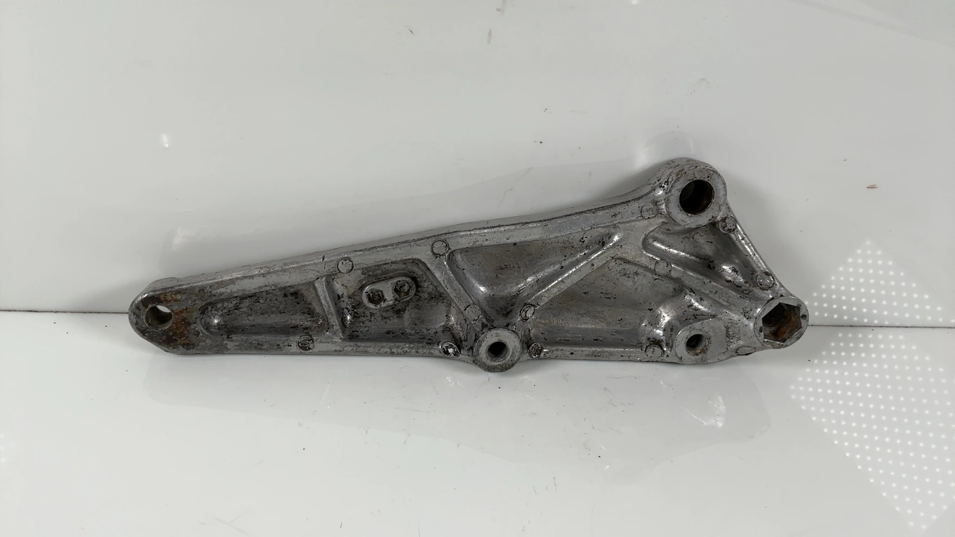 Honda CB250N Super Dream 250cc Left Footrest Bracket 1978-1984 OEM 50700-443-611 - Image 2