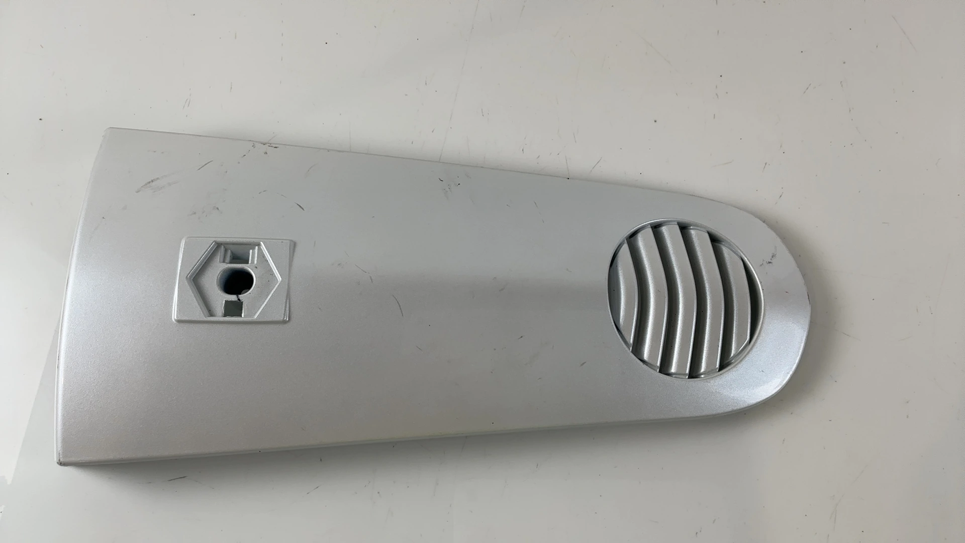 Piaggio Vespa LX 150 150cc Front Horn Cover Fairing 2005-2006 OEM 622907
