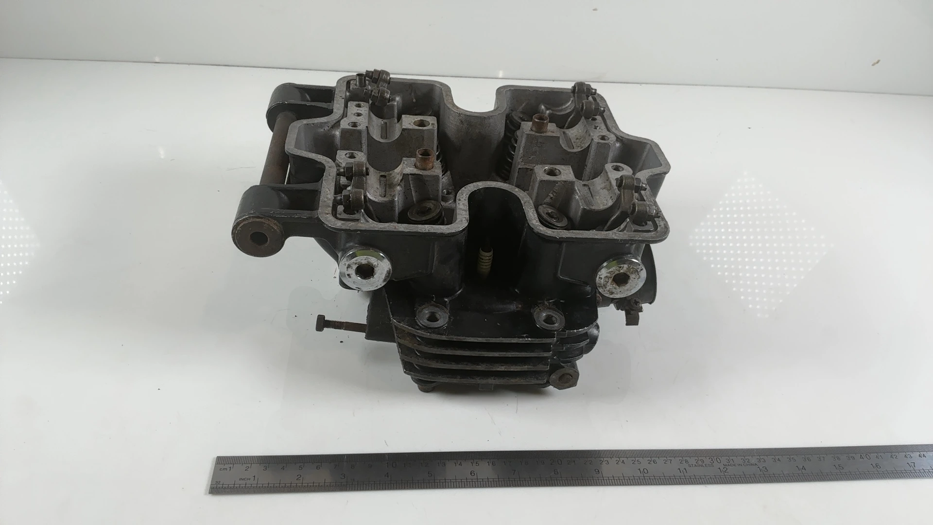 Honda V45 Magna VF750C 750cc Front Cylinder Head 1983-1985 OEM 12210-MB0-305 - Image 5