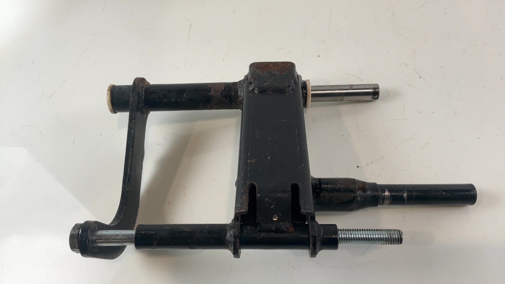 Piaggio X9 M23000 125cc Engine Mount Bracket 2000-2009 OEM 597503 - Image 2