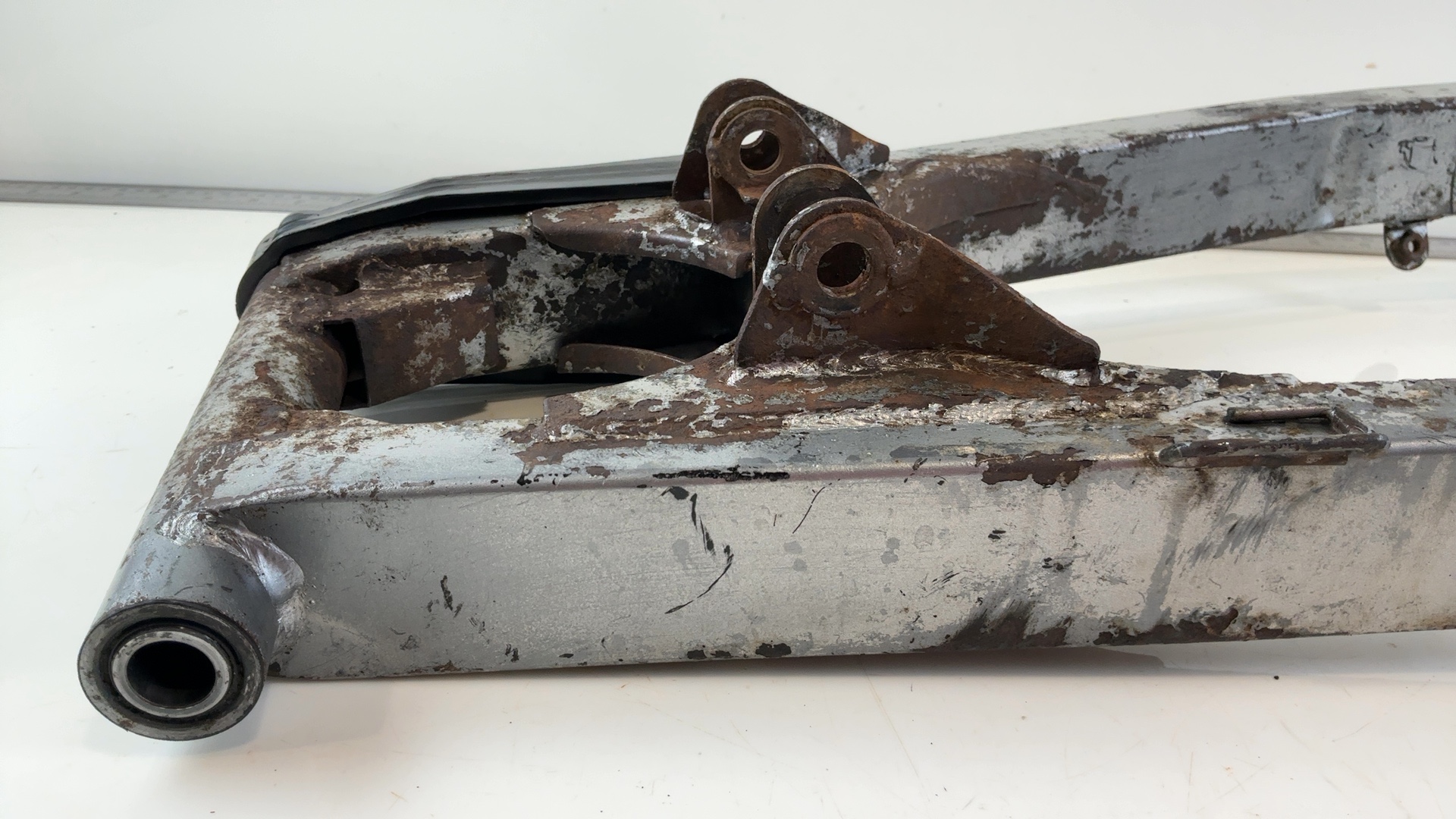 Kawasaki ZZR250 EX250H 250 CC Rear Swingarm 1990-2007 OEM 33001-1361-GD - Image 7