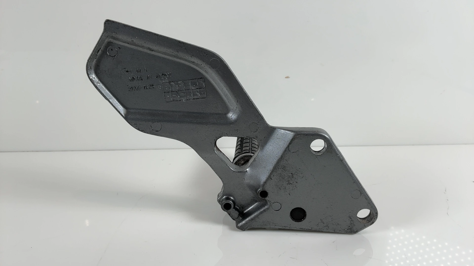 Kawasaki ZZR1100 ZX1100 1100CC Front Left Footrest Hanger 1993-01 35011-1635-TX - Image 3