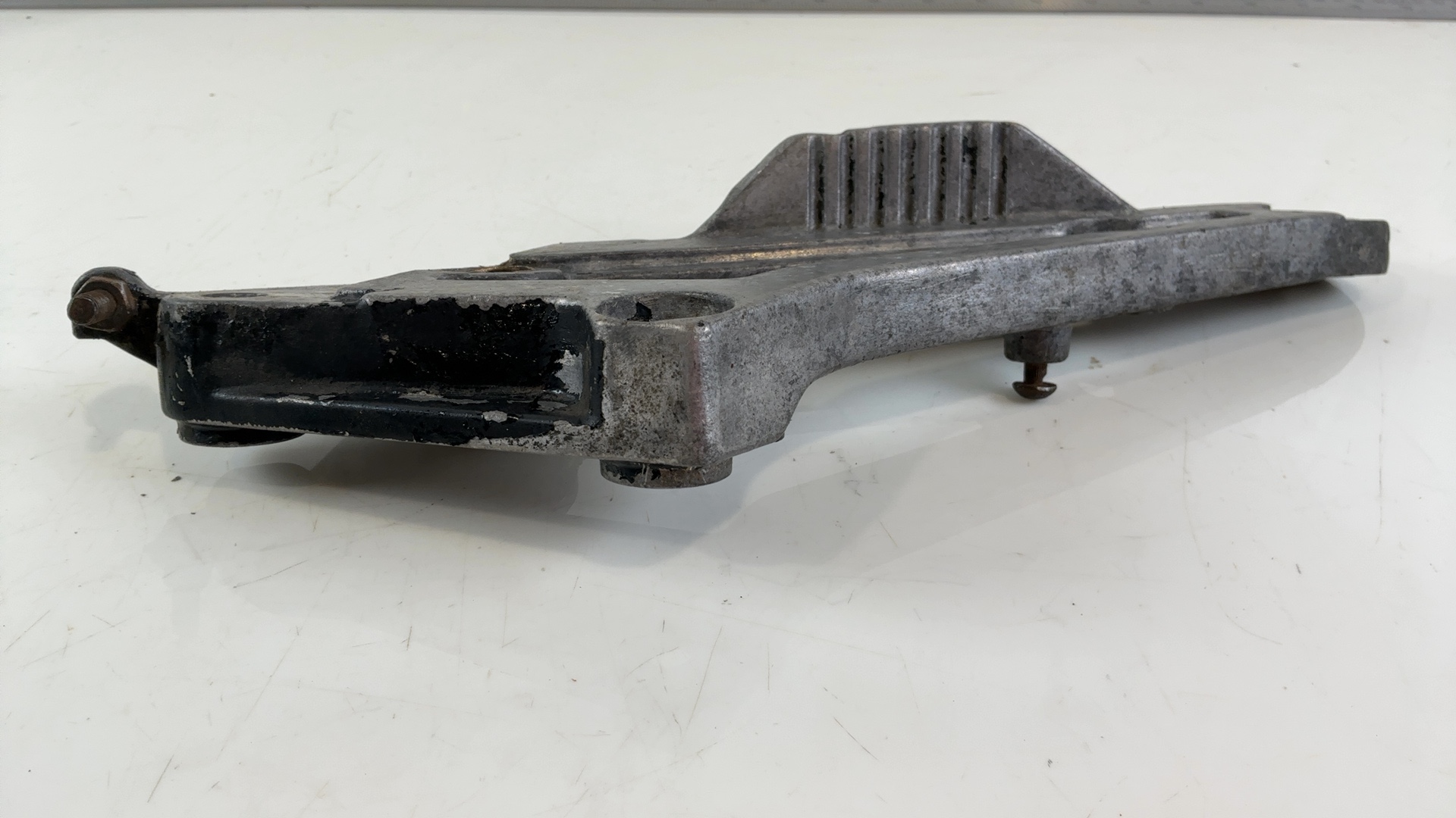 Yamaha RD80LC RD80 30W Right Rear Footrest Peg Bracket 1982-84 OEM 30W-2742L-00 - Image 7