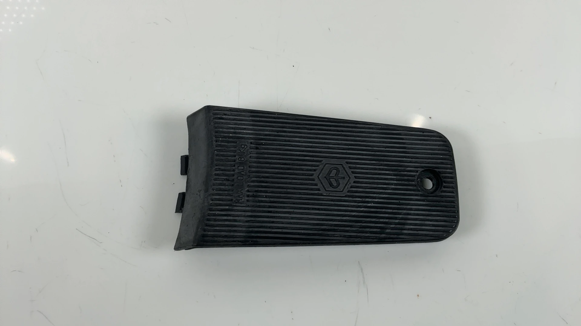 Piaggio Vespa ET2 50 CC Rear Rack Carrier Cover Plate 1996-2004 OEM 573677 - Image 2