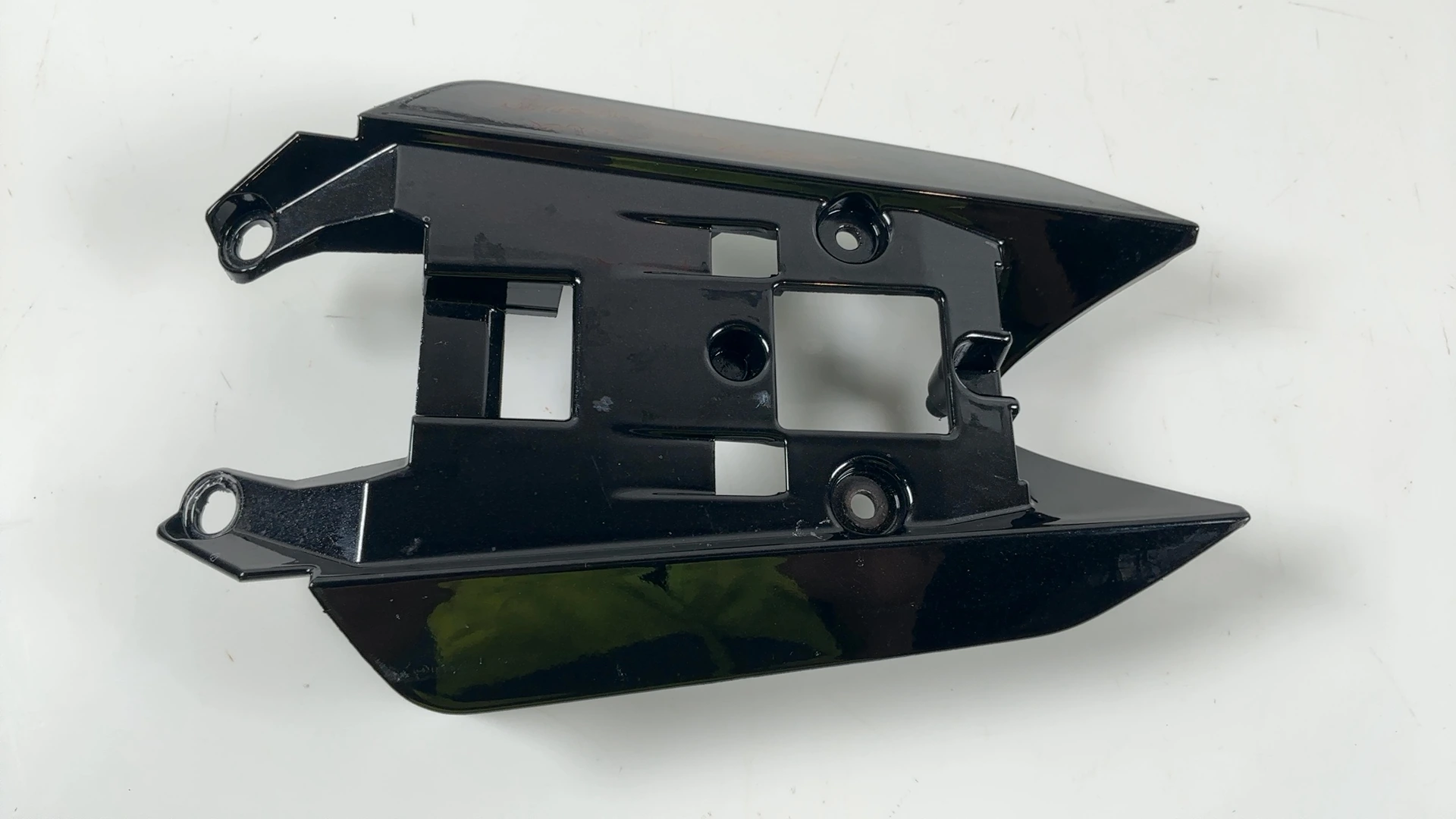 Aprilia RSV4 Tuono V4 1100 Seat Cover Closure Lockup 2025 2026 OEM 2B012608