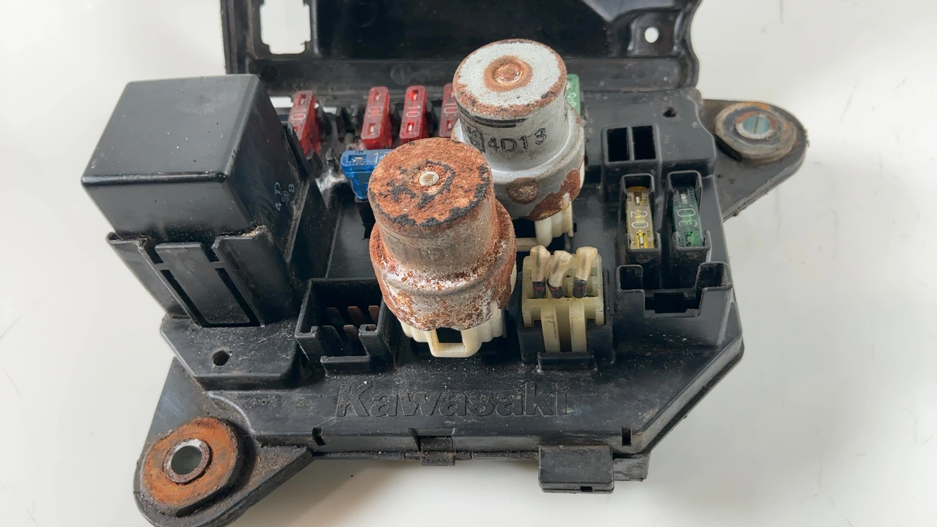 Kawasaki GPZ750 ZX750A 750cc Junction Fuse Box 1983-1985 OEM 59416-1051 - Image 3