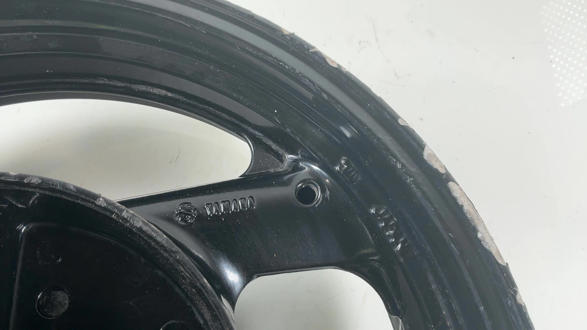 Yamaha FZR1000 Genesis 2GH 1000cc Front Wheel Rim 1987 1988 OEM 2GH-25168-00-UA - Image 8