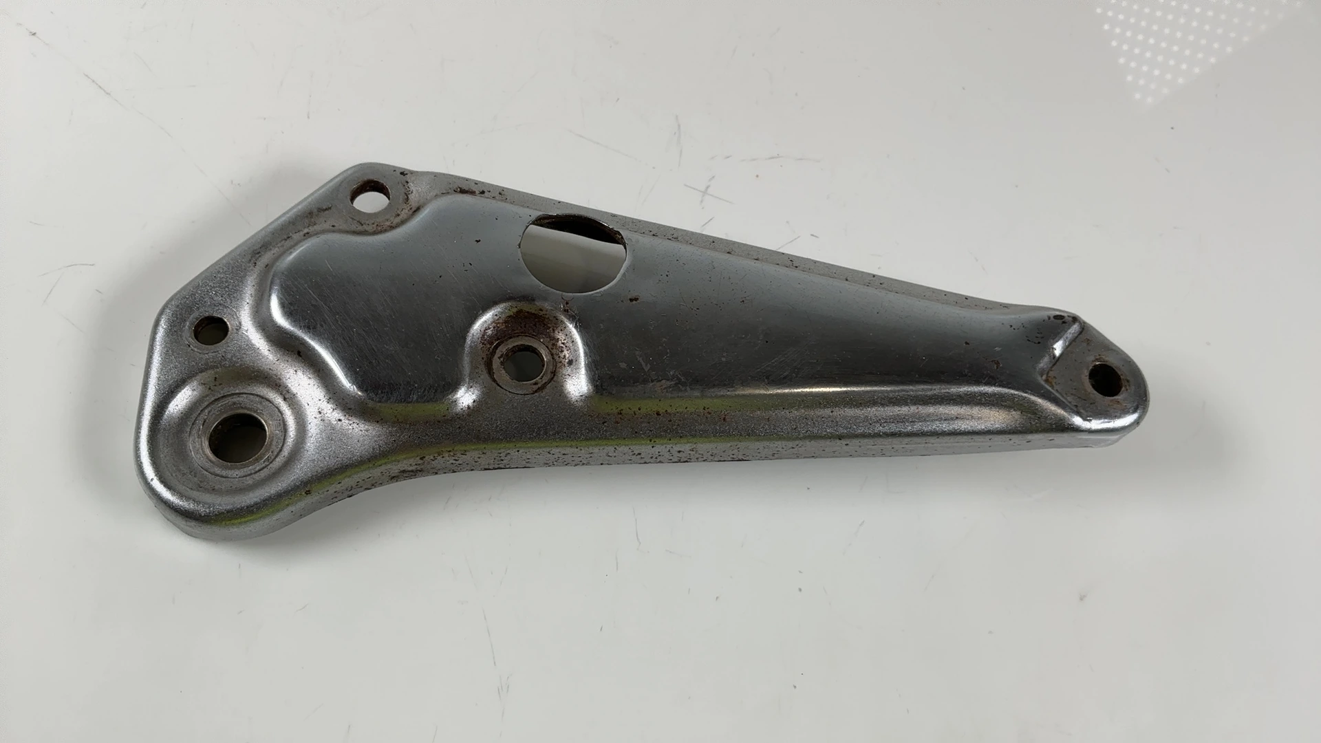 Suzuki GSX400L GSX400 400cc Right Front Footrest Peg Bracket 1979-82 43810-44102