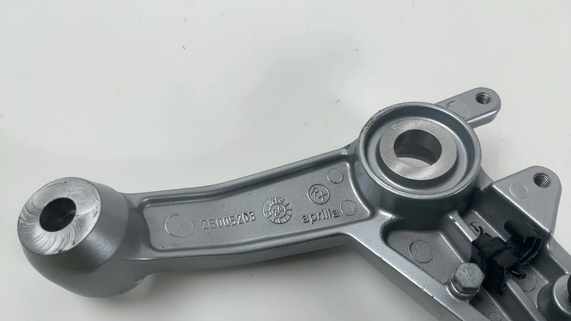 Aprilia RS 660 Tuono Front Right Foot Rest Hanger Bracket 660cc 2021-26 2B005203 - Image 4