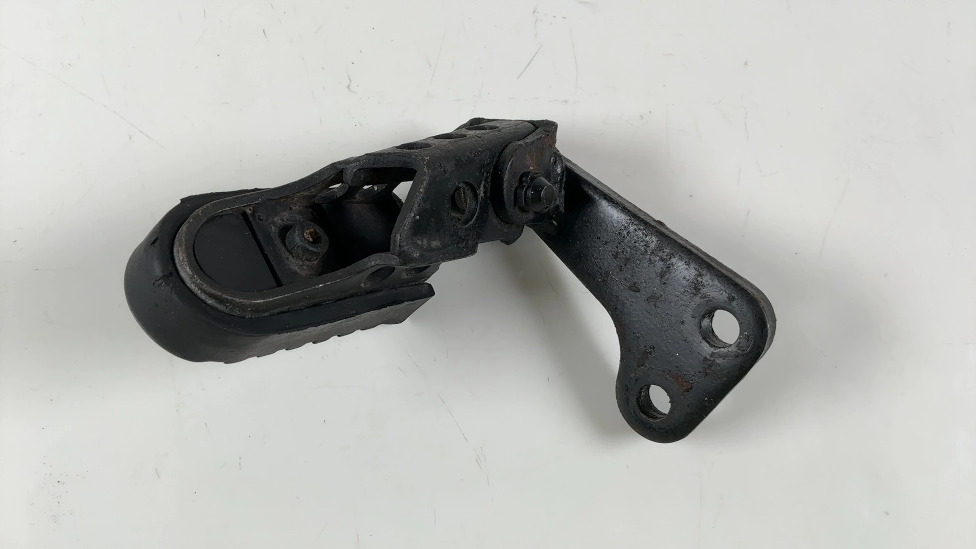 Yamaha XTZ660 Ténéré 3YF 660cc Front Right Footrest Bracket 1991-99 3LD-27421-10 - Image 6
