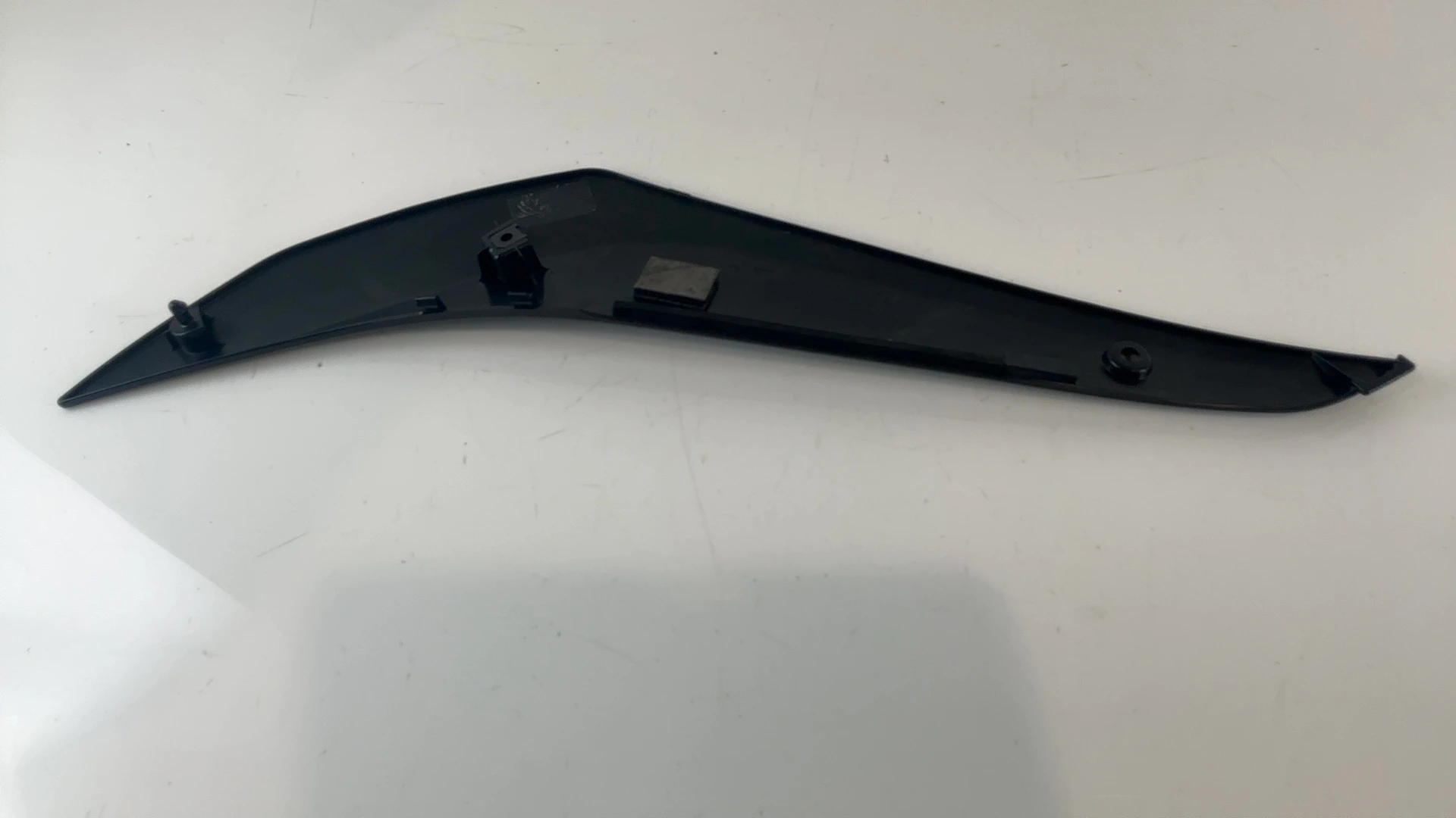 Suzuki GSXR1000 GSX-R1000 1000cc Right Tank Side Cover 2017-2024 OEM 47511-17K00 - Image 2