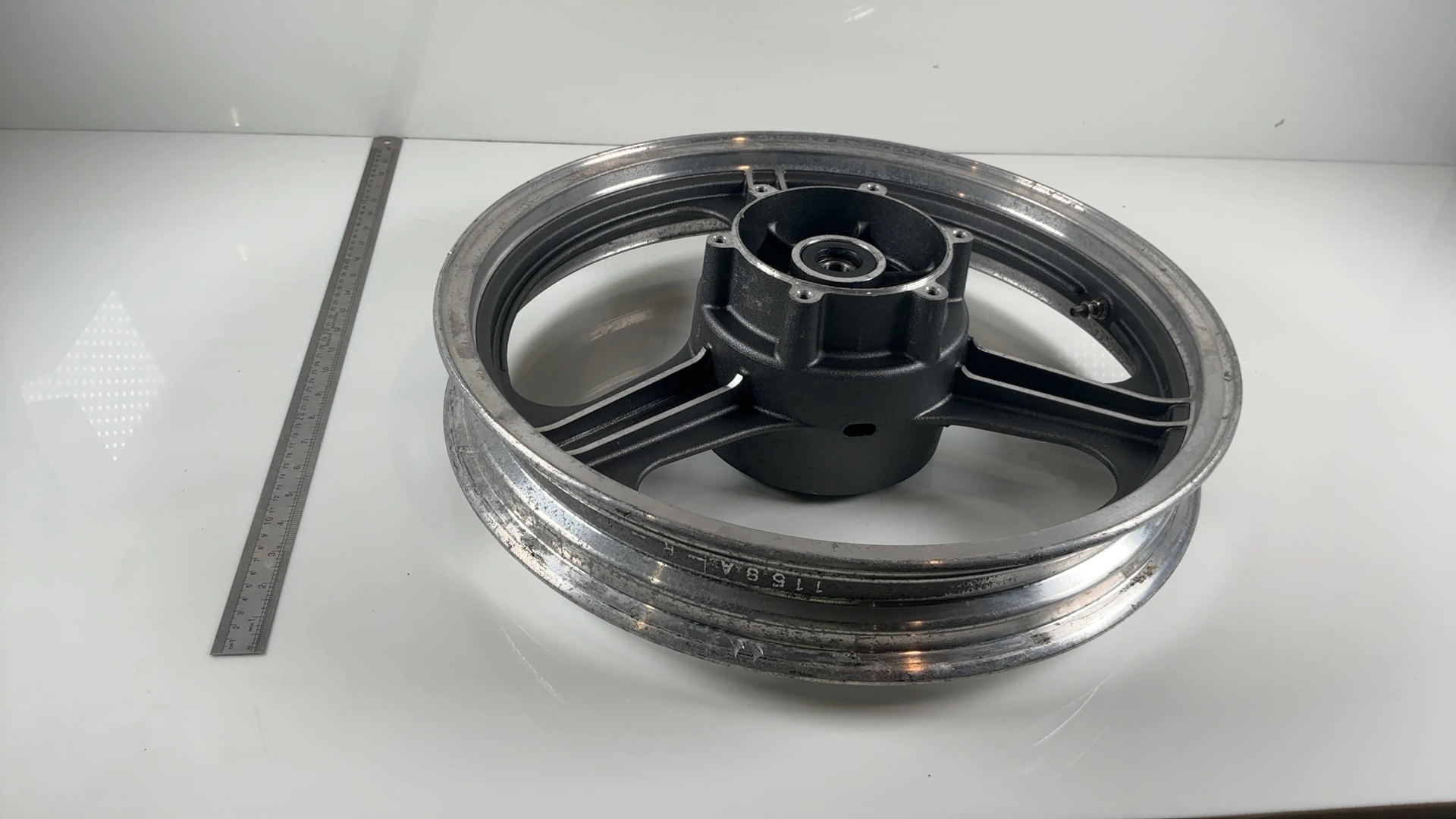Kawasaki GPz550 ZX550A 550cc Rear Wheel Rim 1982-1985 OEM 41073-1135 -21 - Image 4