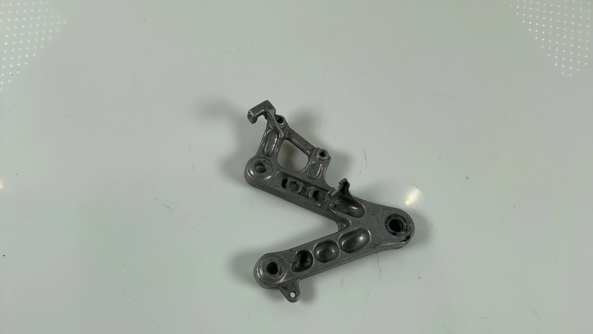 Honda CBR900RR SC28 900cc Front Right Footrest Holder 1992-95 OEM 50600-MW0-000 - Image 3