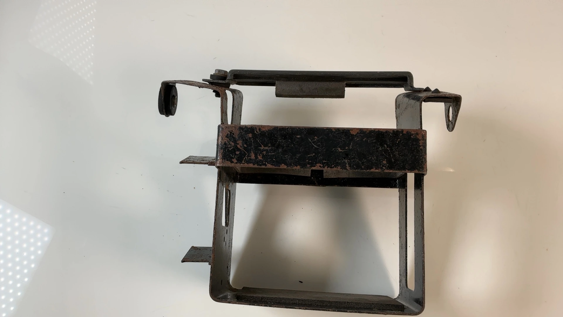 Suzuki GSXR750 GR71 750CC Battery Tray Box Holder 1985 1987 OEM 41540-27A20 - Image 2