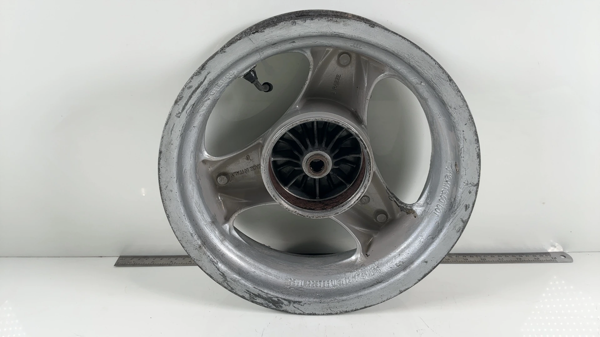 Yamaha Neo's YN50 Front Wheel Rim 2002-2006 OEM 5AD-F5168-00-3C Grimeca GR086LGR - Image 2