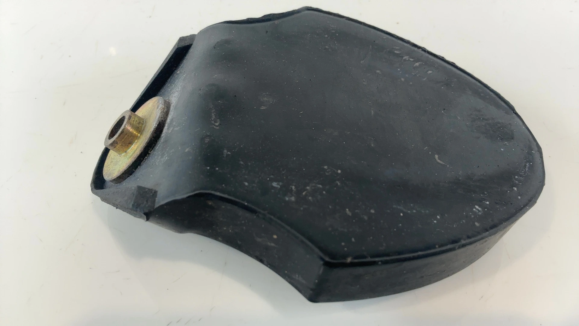 Peugeot XR6 50 Fuel Tank Support Cushion Rubber Pad 2002-2007 OEM 755957 - Image 5