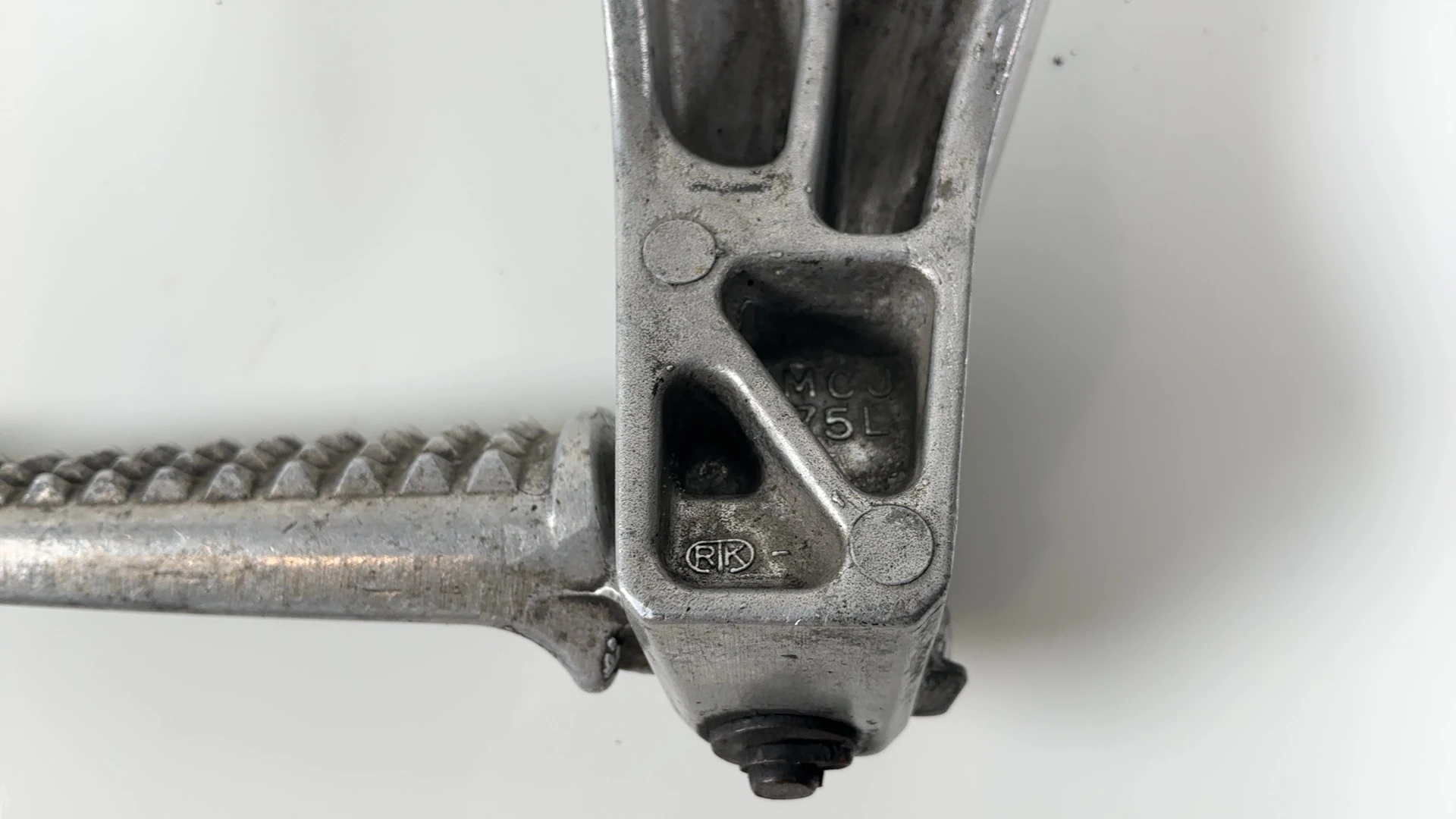 Honda CBR954RR SC50 954cc Left Rear Footrest Bracket 2002-2003 OEM 50750-MCJ-75L - Image 5