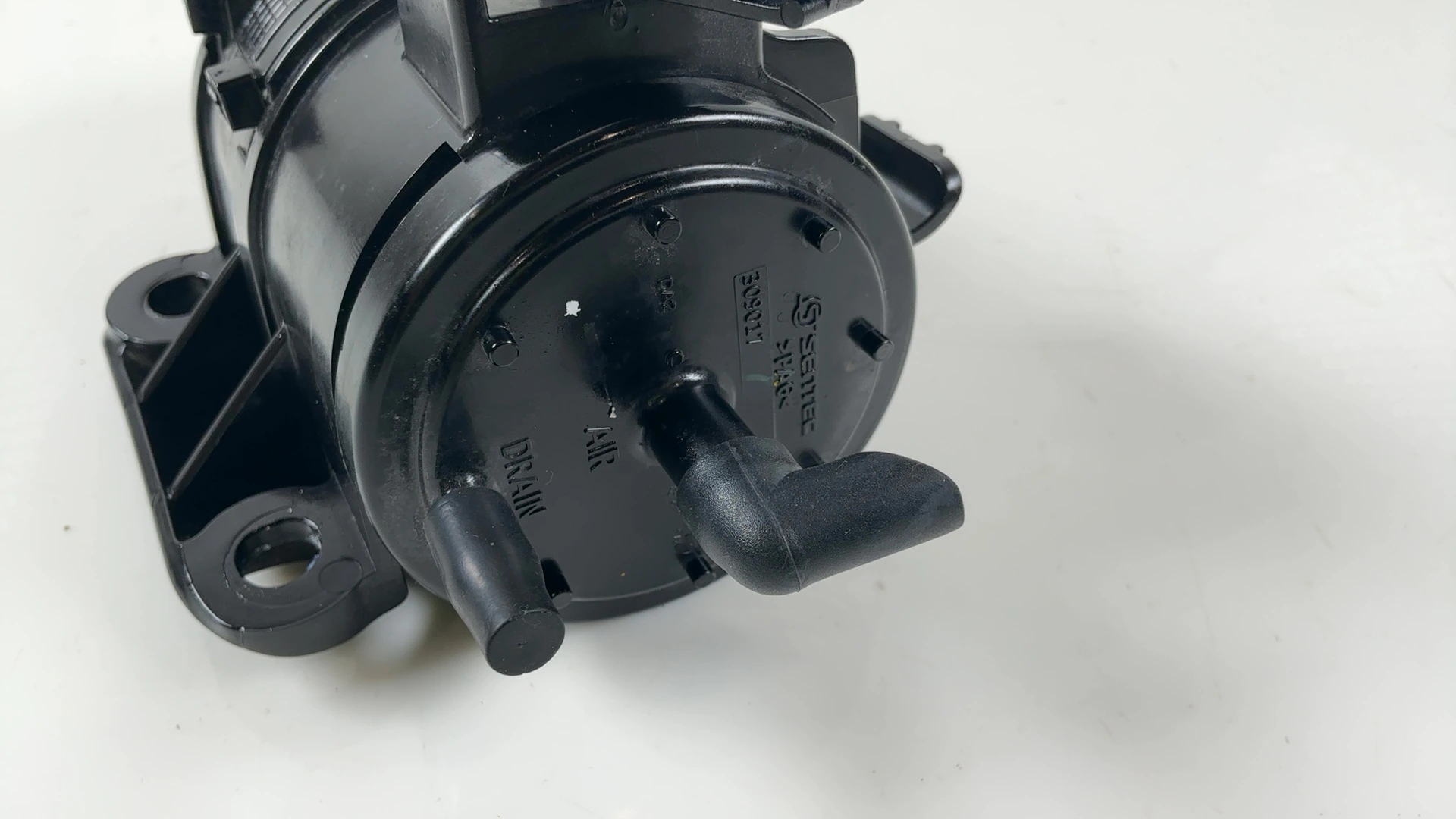 Aprilia RSV4 Tuono V4 EVAP Charcoal Vapor Emission Canister 2025-26 OEM 2B002632 - Image 5