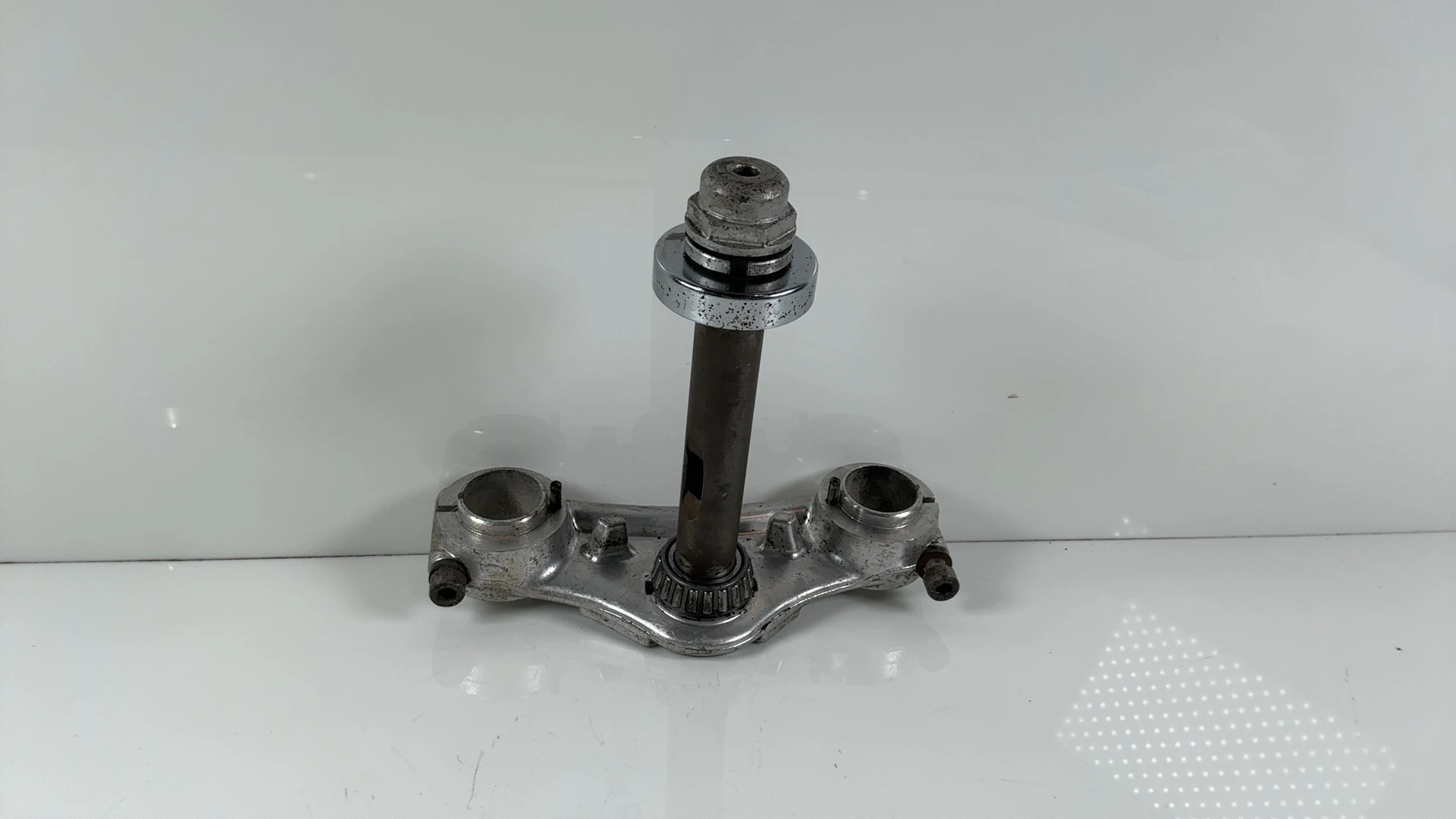 BMW R90S R90/6 900cc Lower Triple Tree Fork Clamp 1973-1976 OEM 31421232320 - Image 2