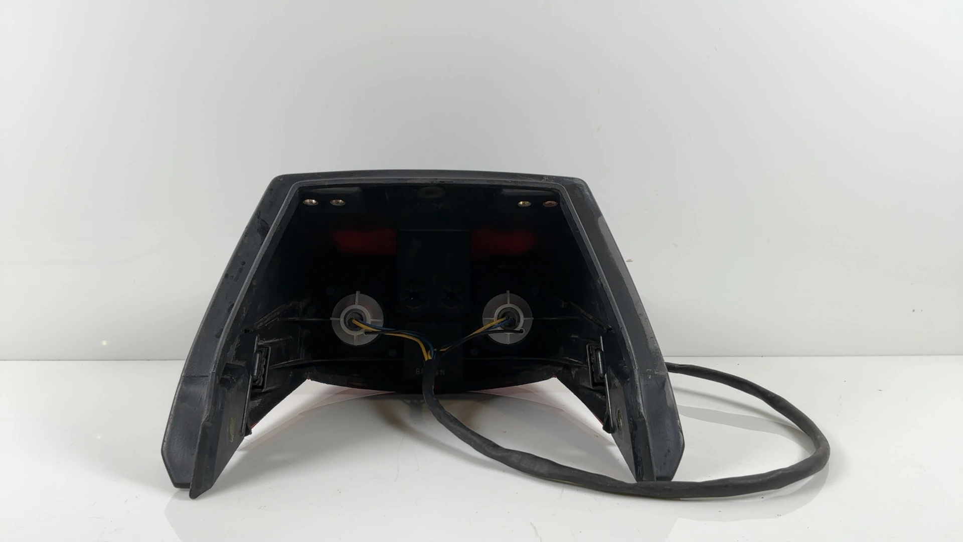 Yamaha Vision XZ550 550CC Tail Brake Light 1982-1983 OEM 11H-84710-60-00 - Image 8