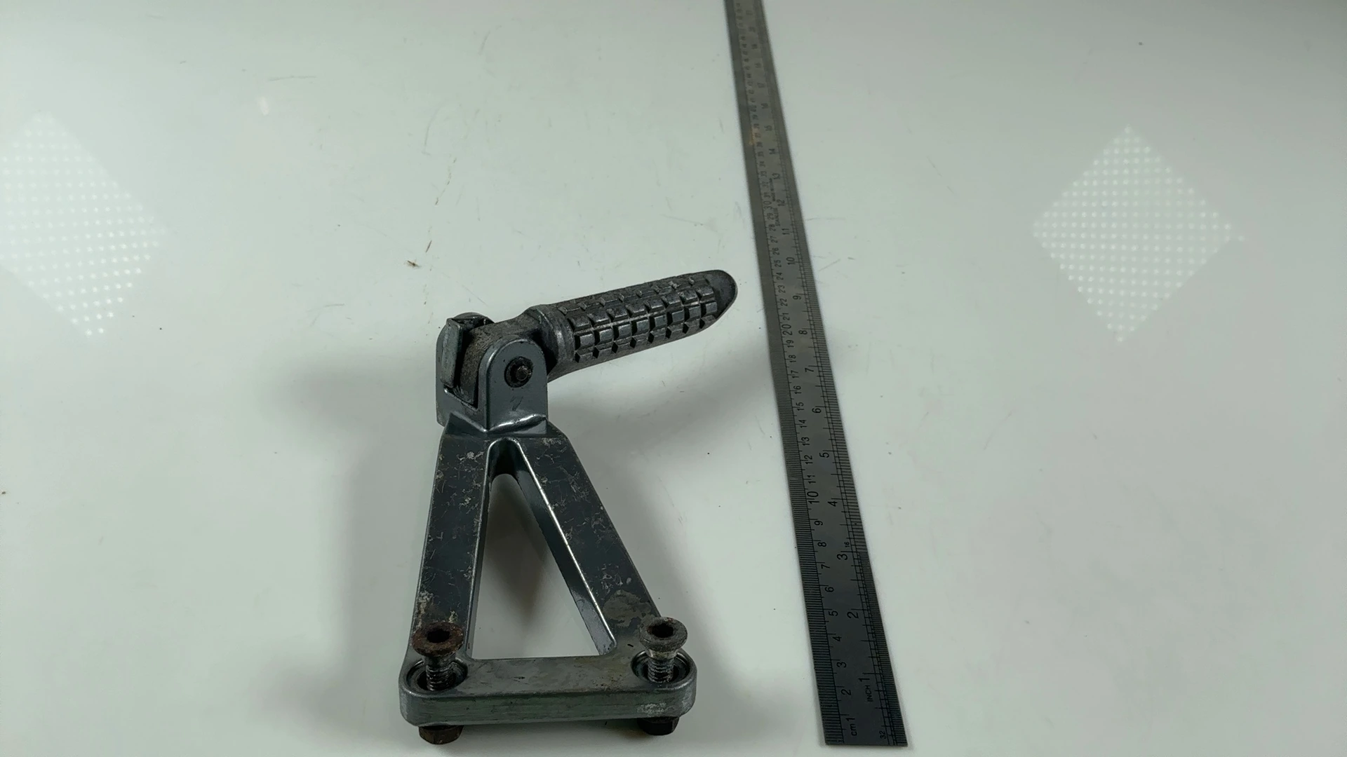 Kawasaki Ninja ZX-9R ZX900B 900cc Left Rear Footrest Peg Stay 1994-97 35011-1667 - Image 3